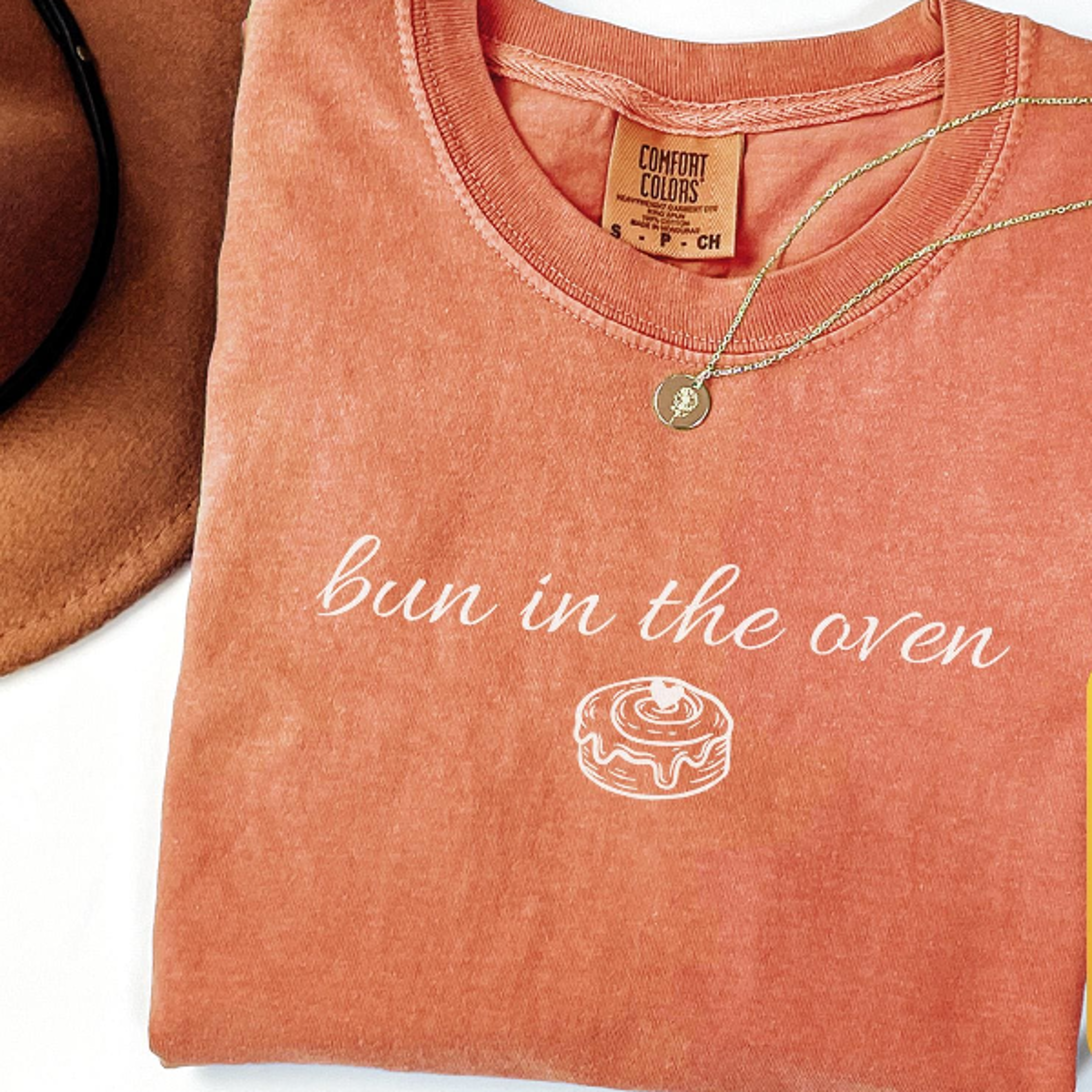 pregnancy reveal shirt, bun in the oven pregnancy announcement shirt, mommy to be maternity shirt