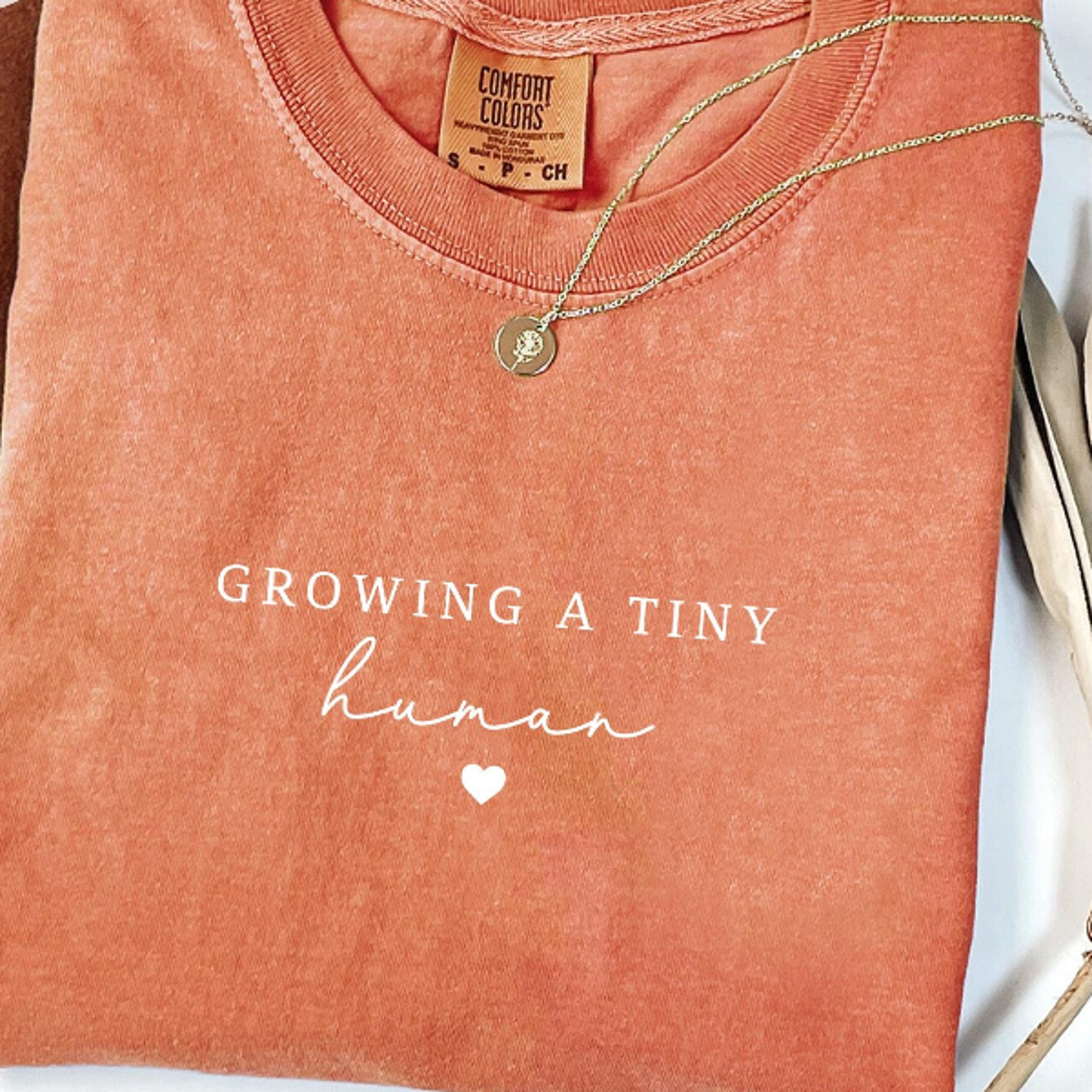 cute growing a tiny human pregnancy shirt mom to be maternity tee