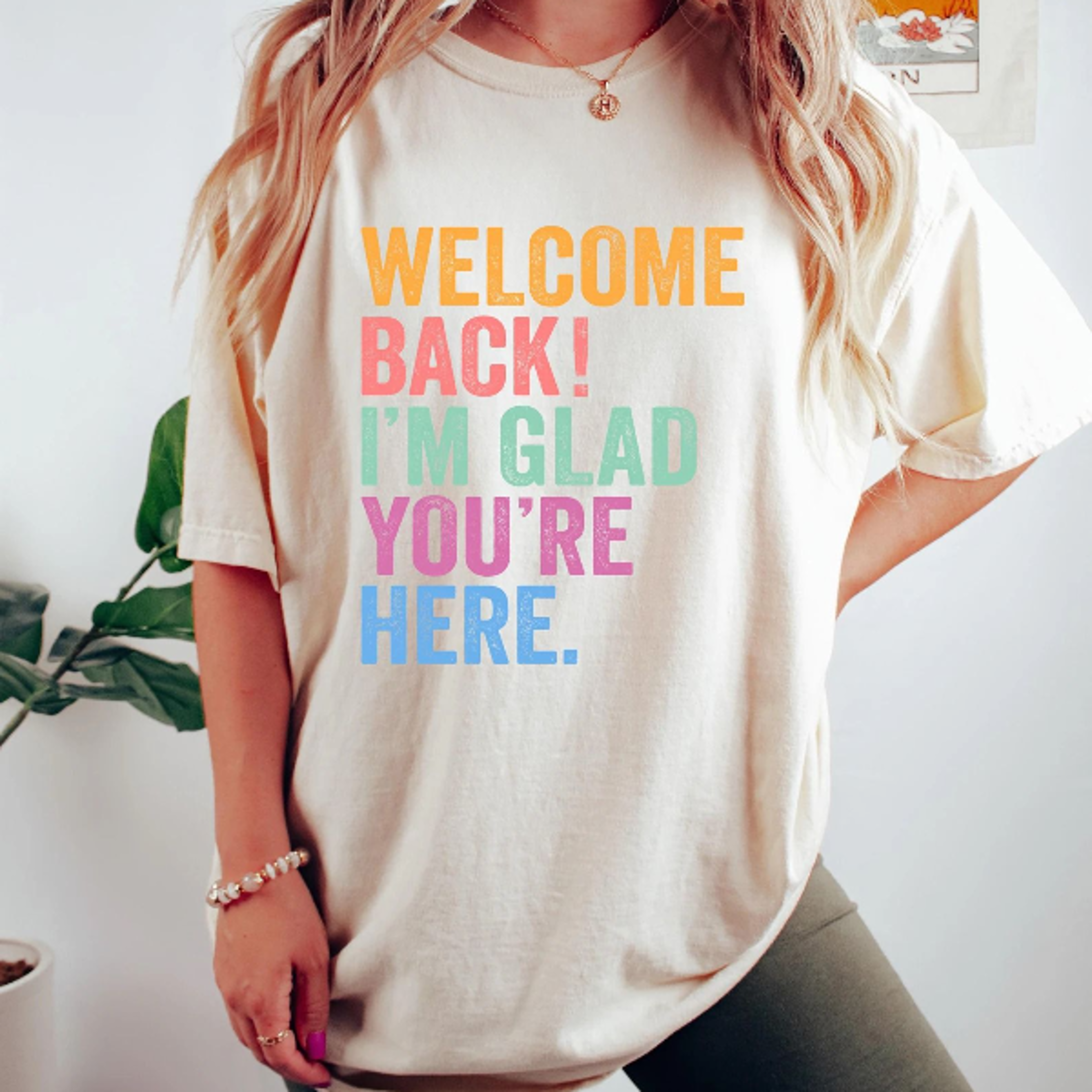 welcome back i'm glad you're here t shirt | teachers first day shirt | elementary teacher graphic tee