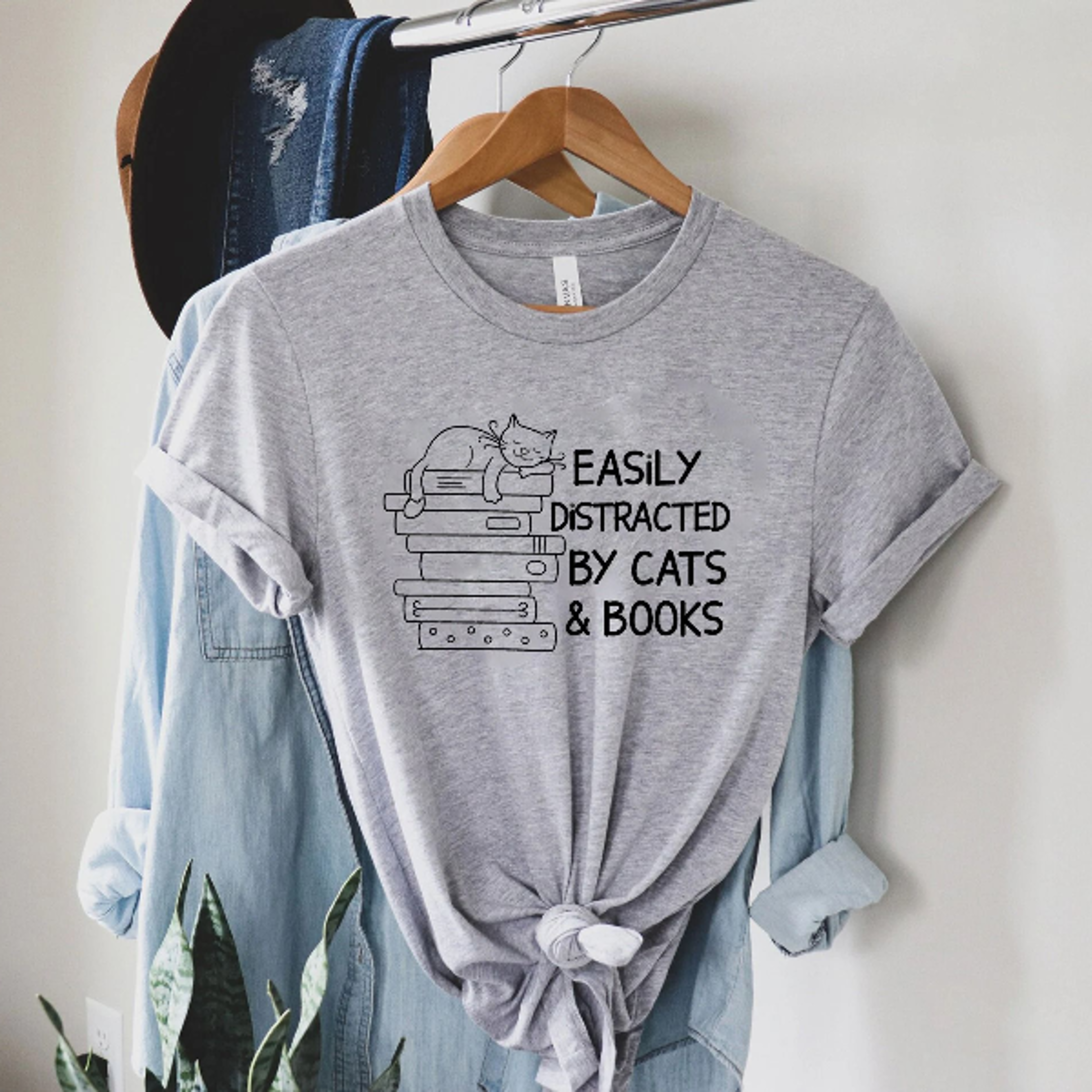 easily distracted by cats and books shirt funny cat lover t-shirt book lover graphic tee