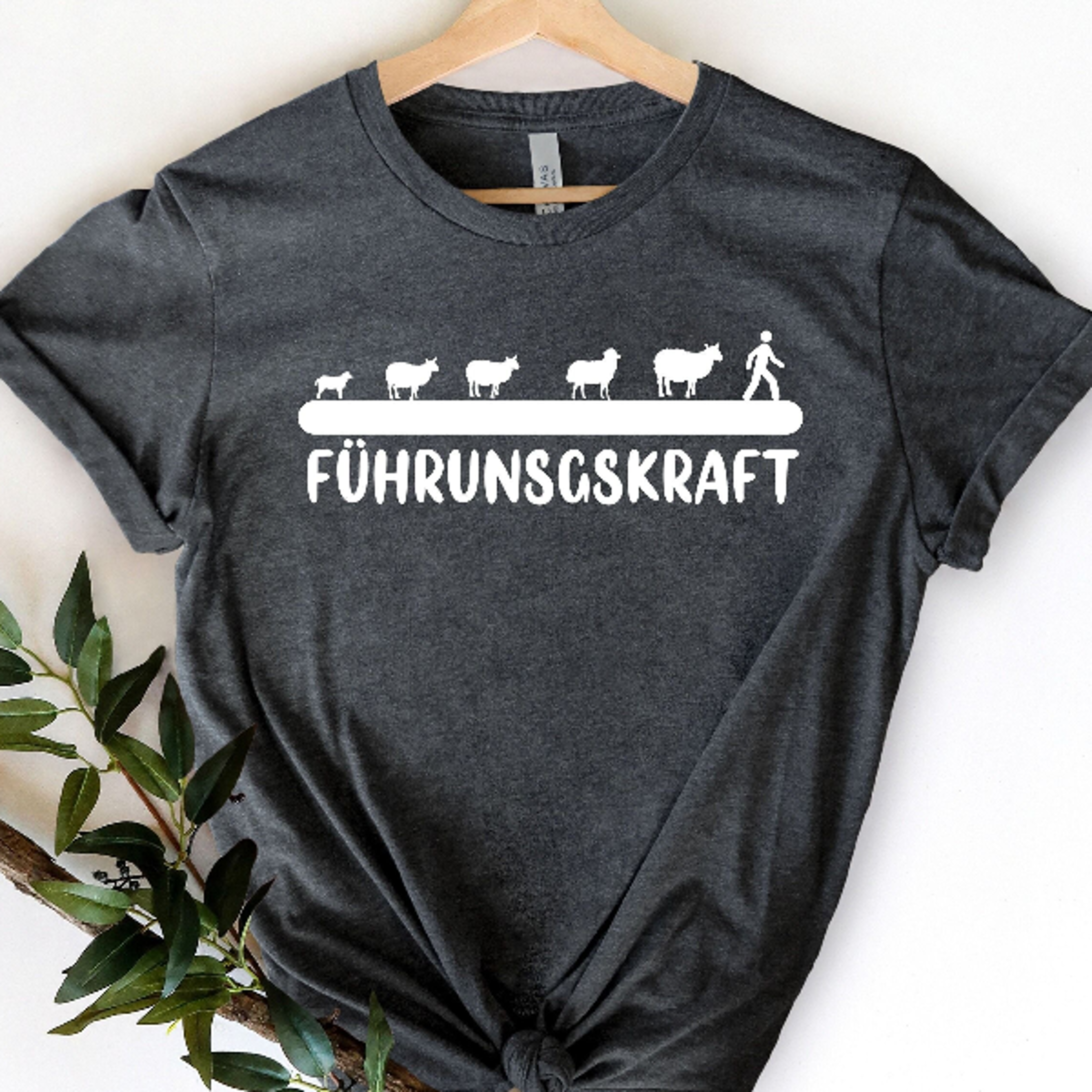 fuhrungskraft von schafen , sheep dad, funny sheep shirt, schaferei schafhirte t-shirt, sheep t-shirt, sheep mom, gift f