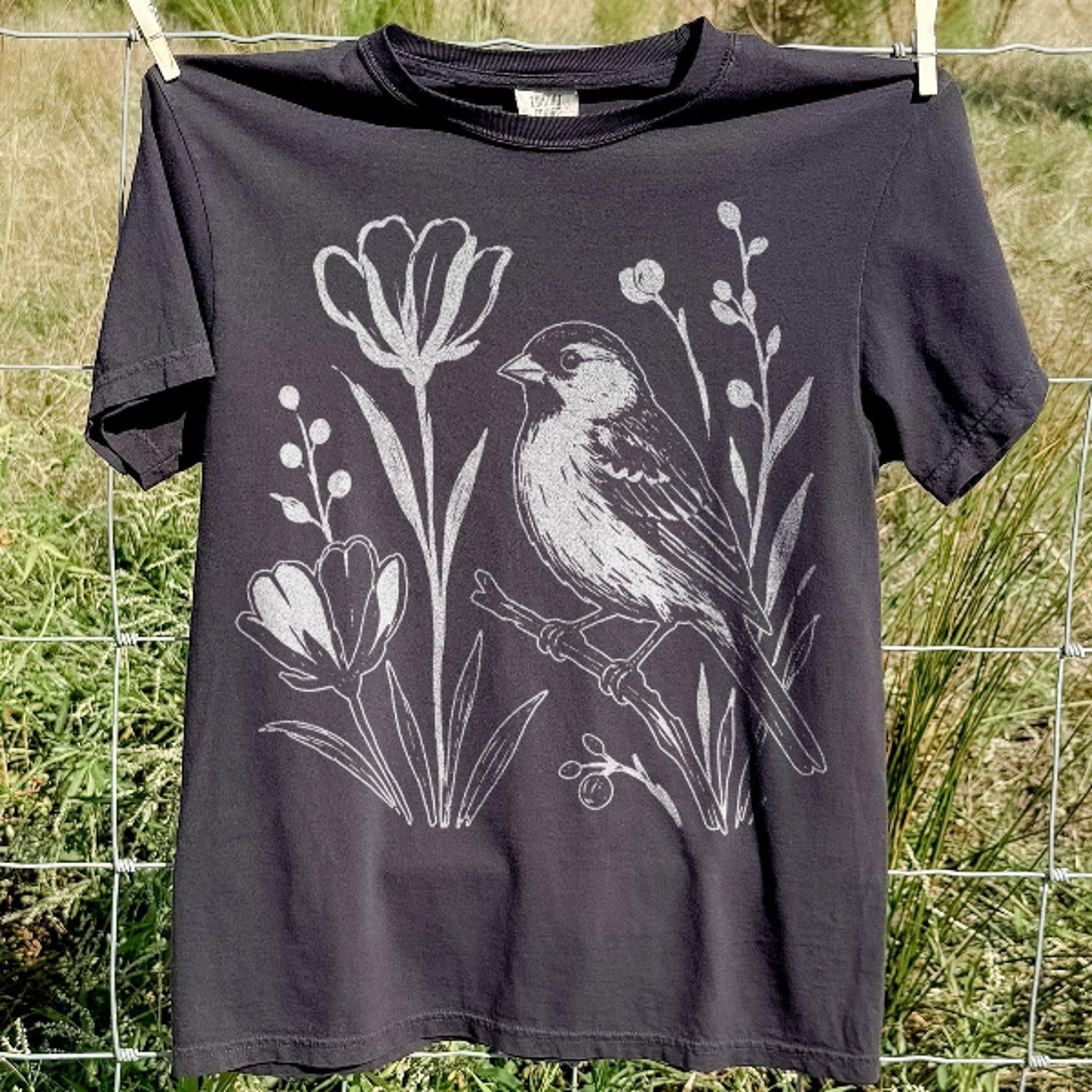 Classic Botanical Songbird Graphic Tee Wild Bird Floral Nature Shirt Cottagecore Vintage Style TopB 