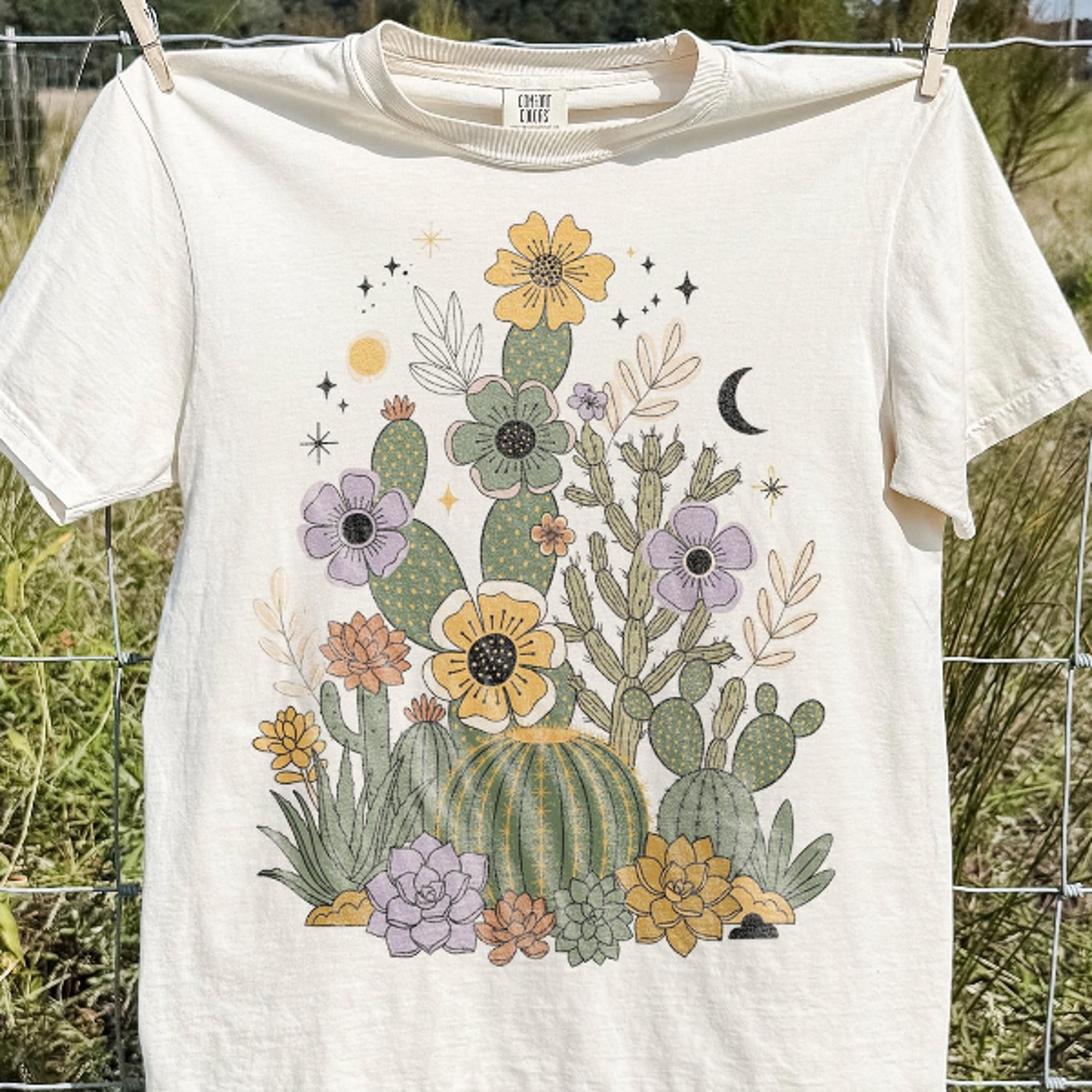 Retro Desert Cactus Floral Graphic Tee Southwest Botanical Nature Shirt Boho Western Vintage Style  