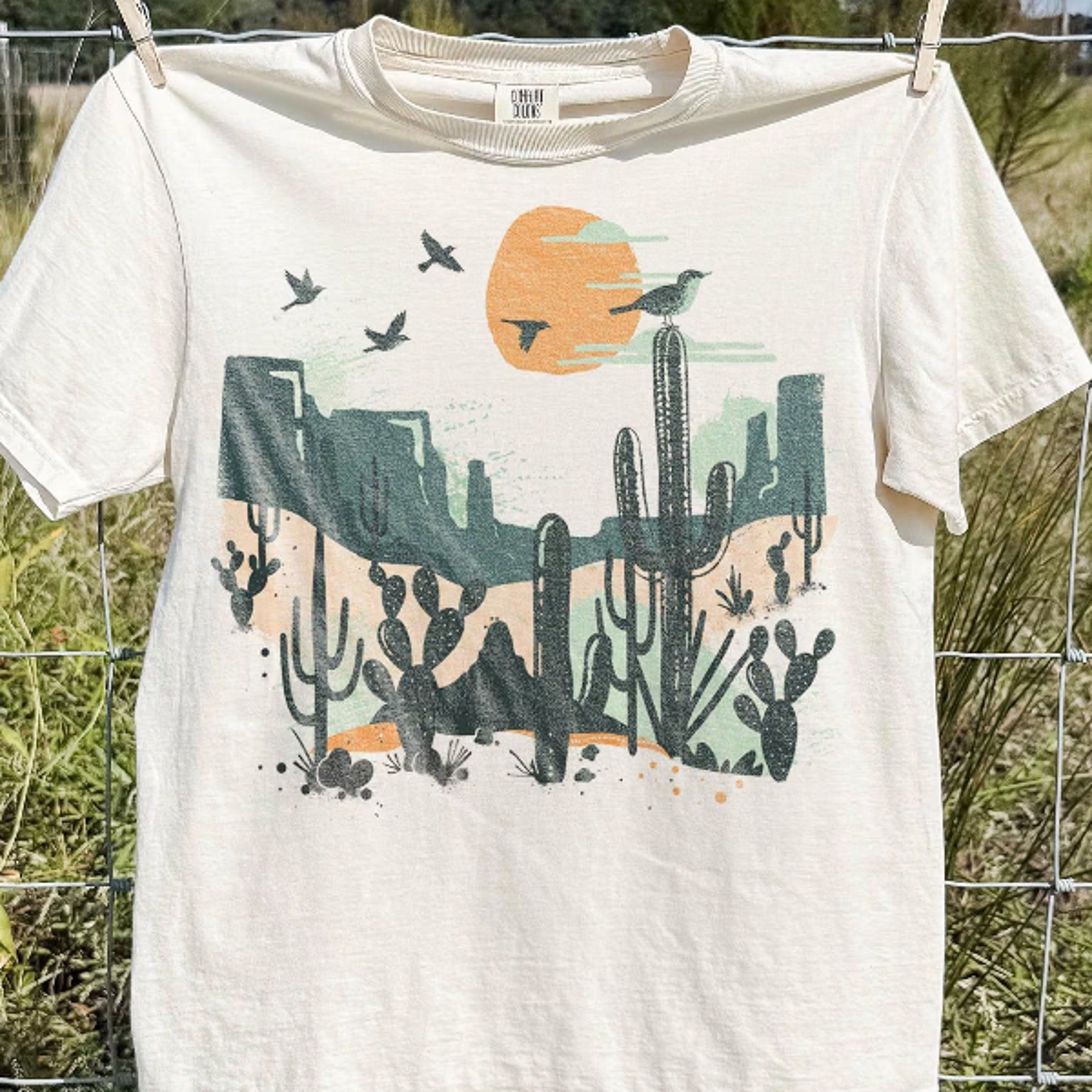 Retro Desert Cactus Graphic Tee Southwest Nature Landscape Shirt Vintage Western Adventure TopDeser