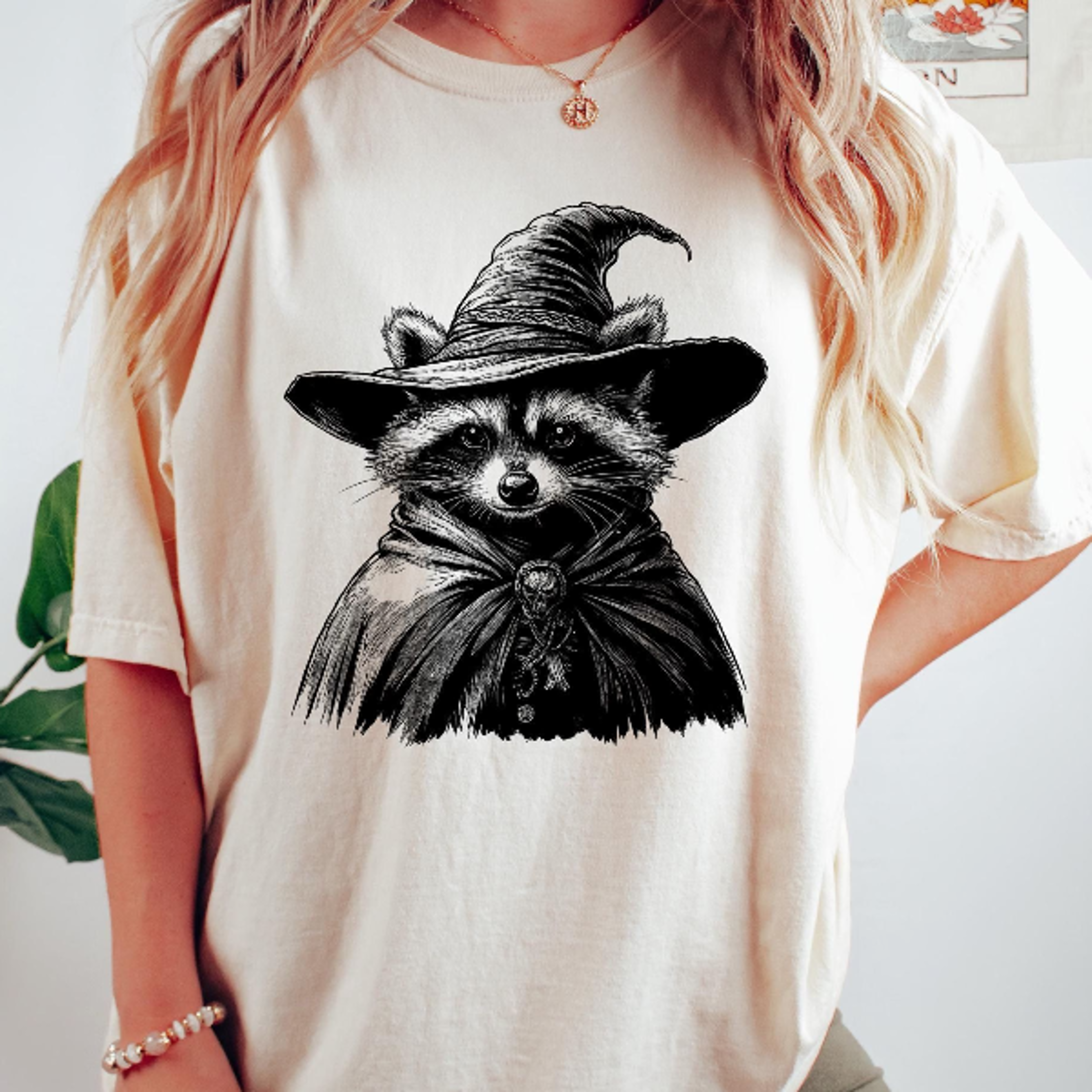 witch raccoon halloween shirt cute spooky retro raccoon tee