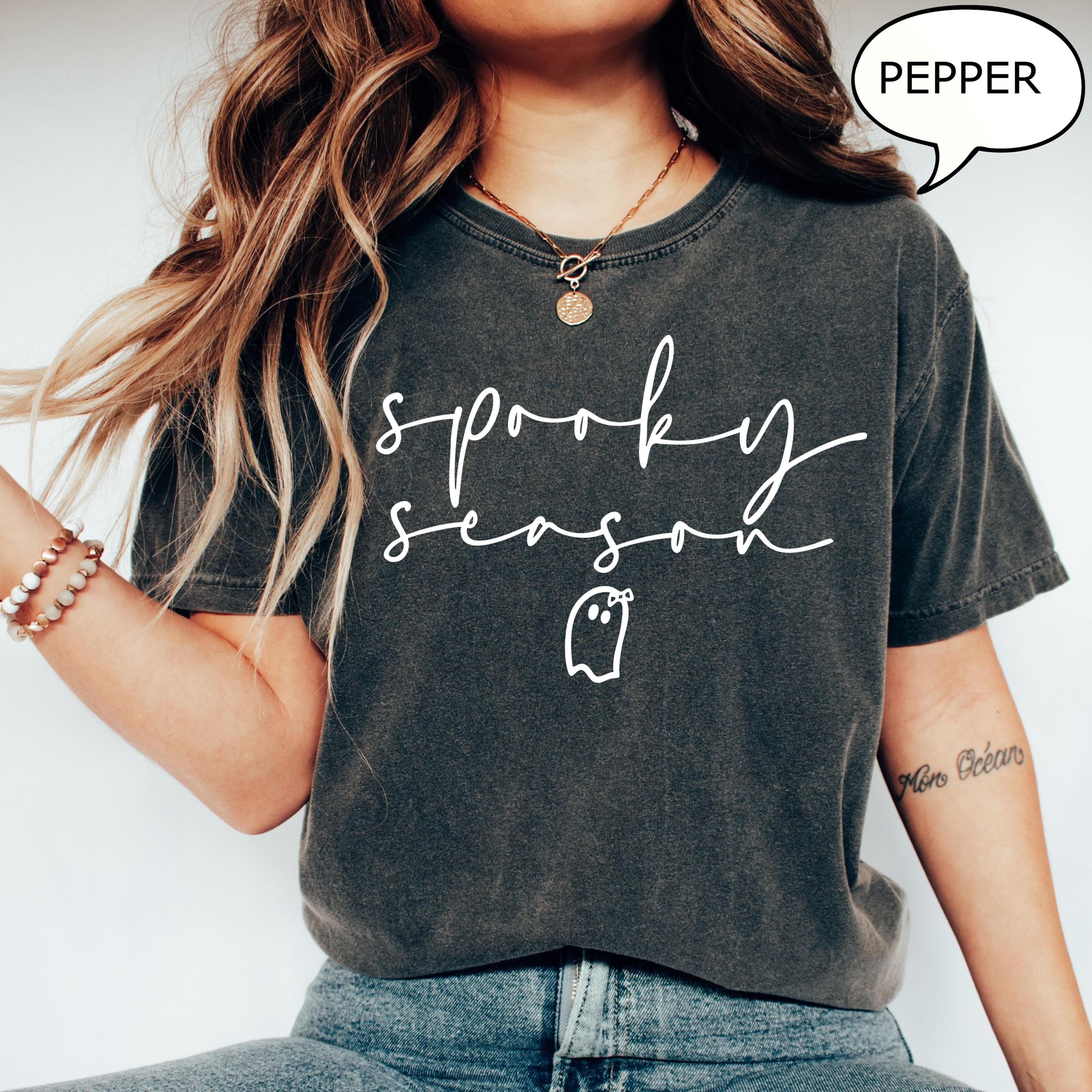 Spooky Season Shirt Cute Ghost Halloween T Shirt For Women Spooky Halloween Graphic Tee 4