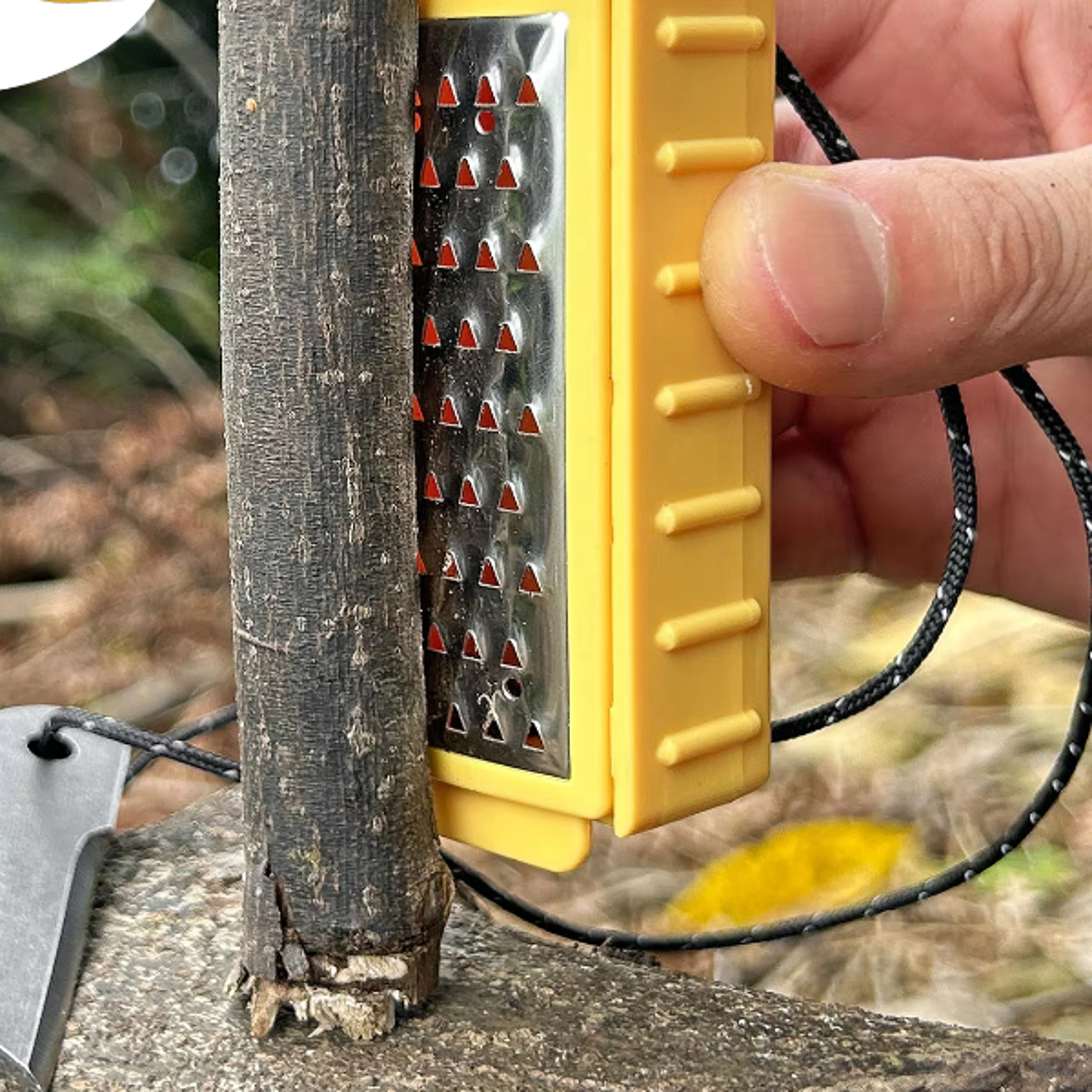 outdoor survival fire starter flint kit with tinder maker