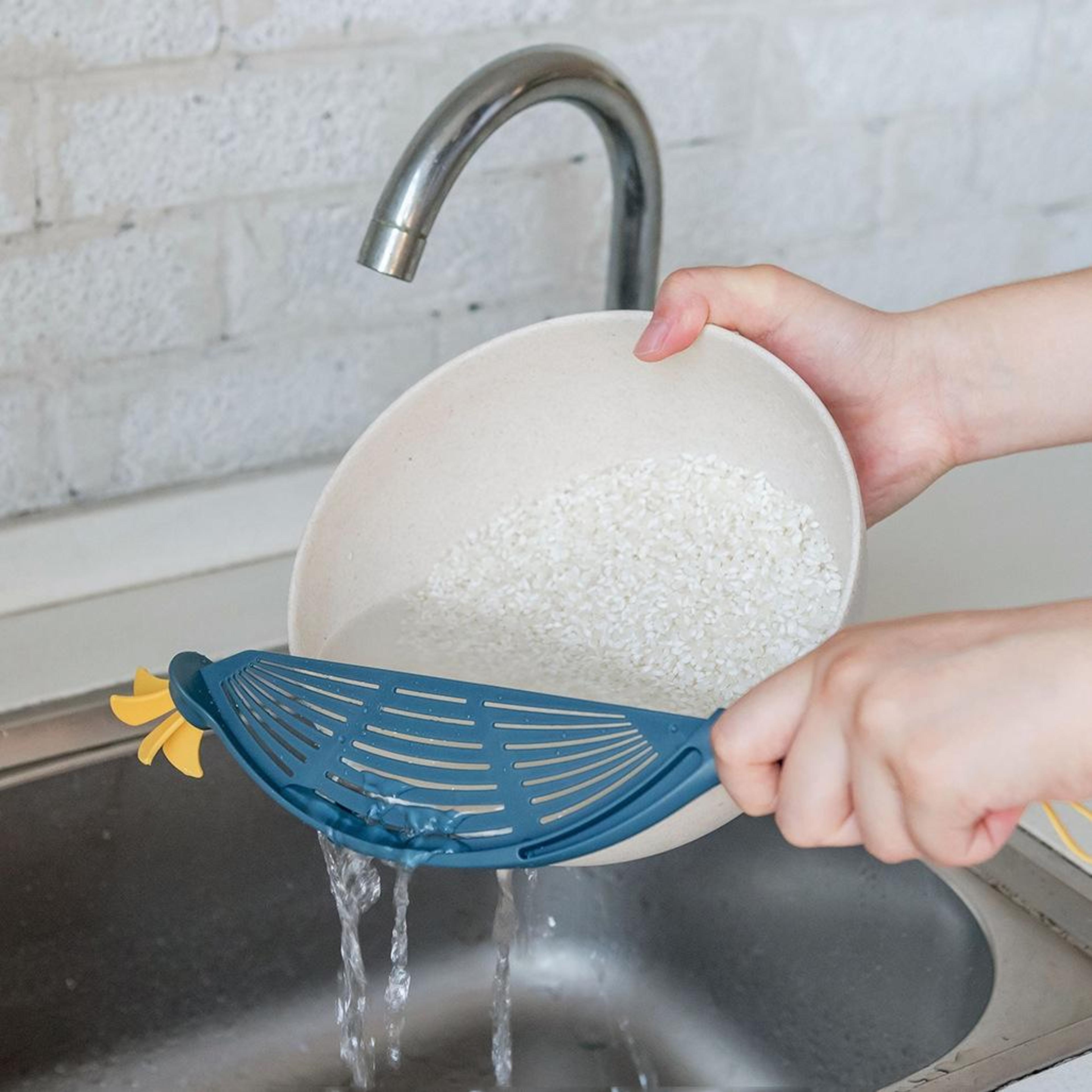 Rice Washing Spoon And Rice Paddle Strainer For Easy Rinsing And Serving 4