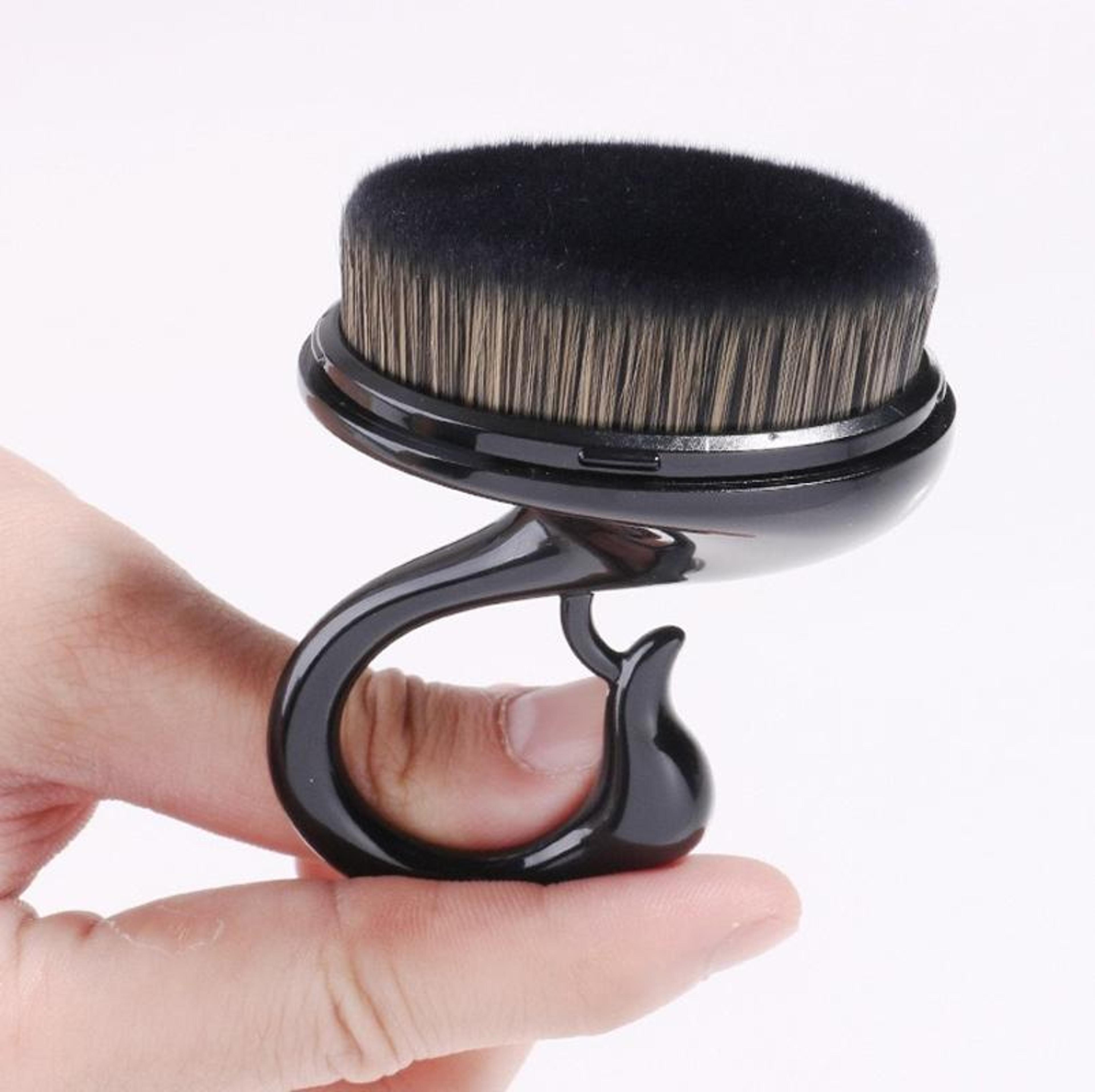 Little Swan Foundation Makeup Brush Soft Dense Makeup Blending Brush With Protective Cover 2