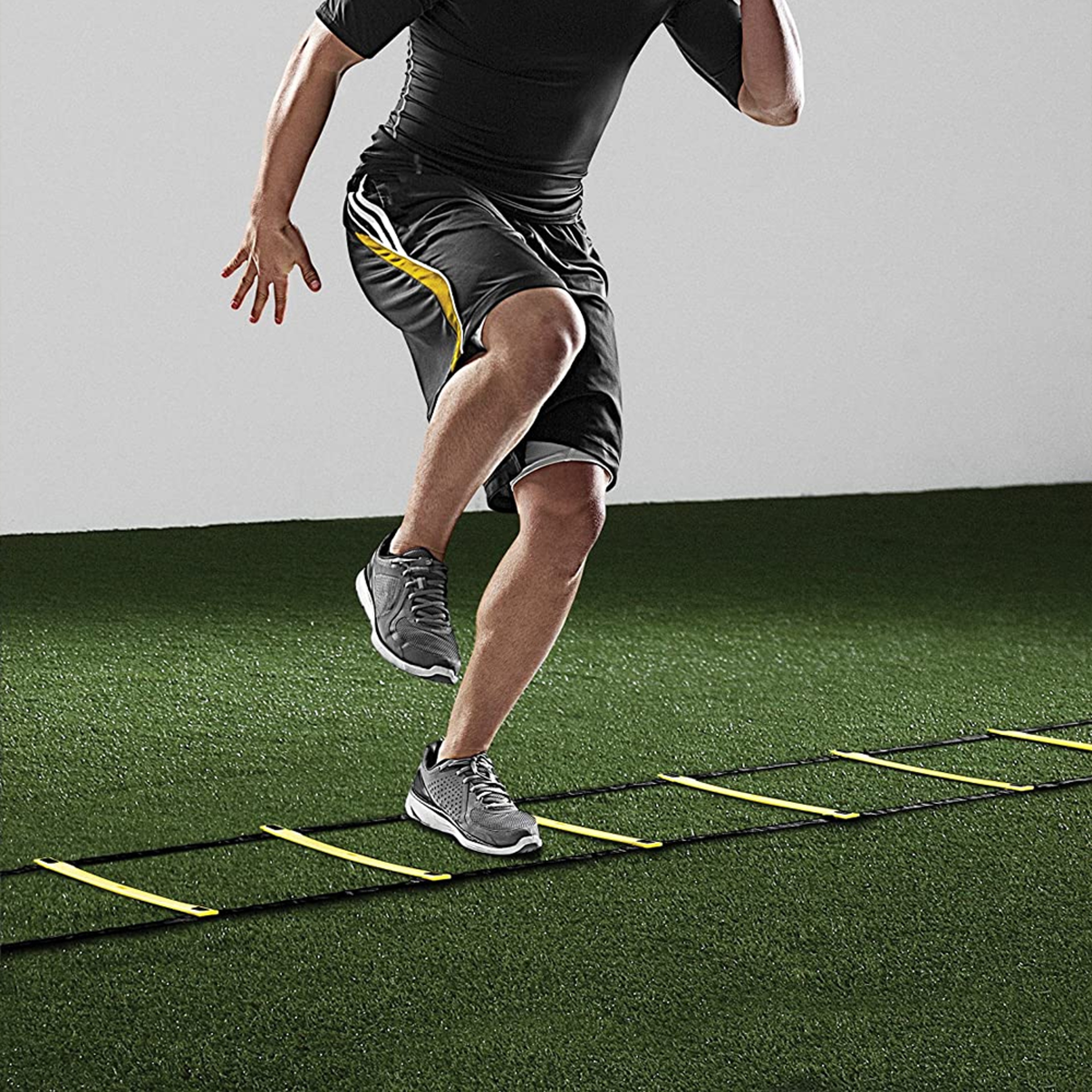 Versatile sprinting and agility ladder for teams