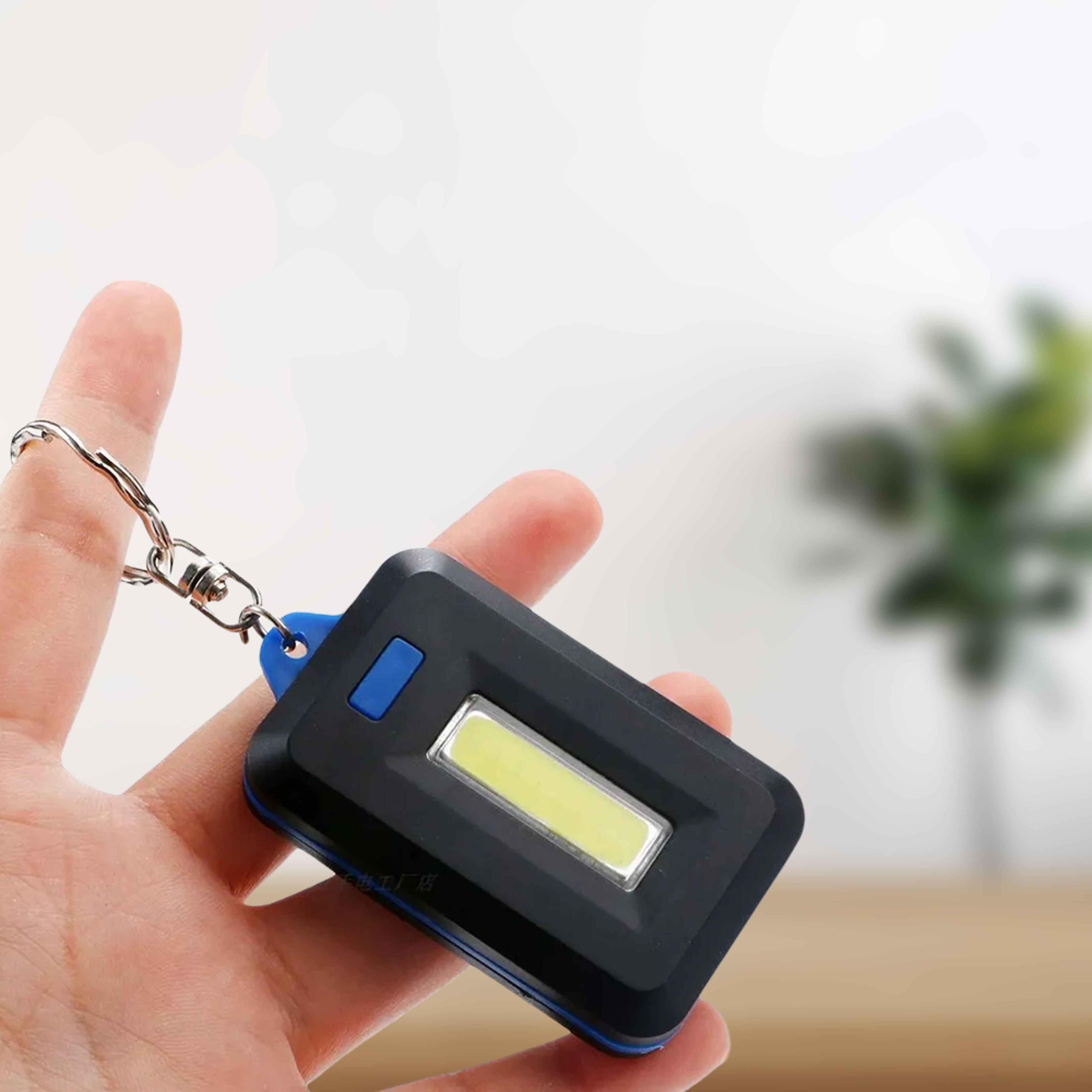 Mini LED Flashlight Keychain4