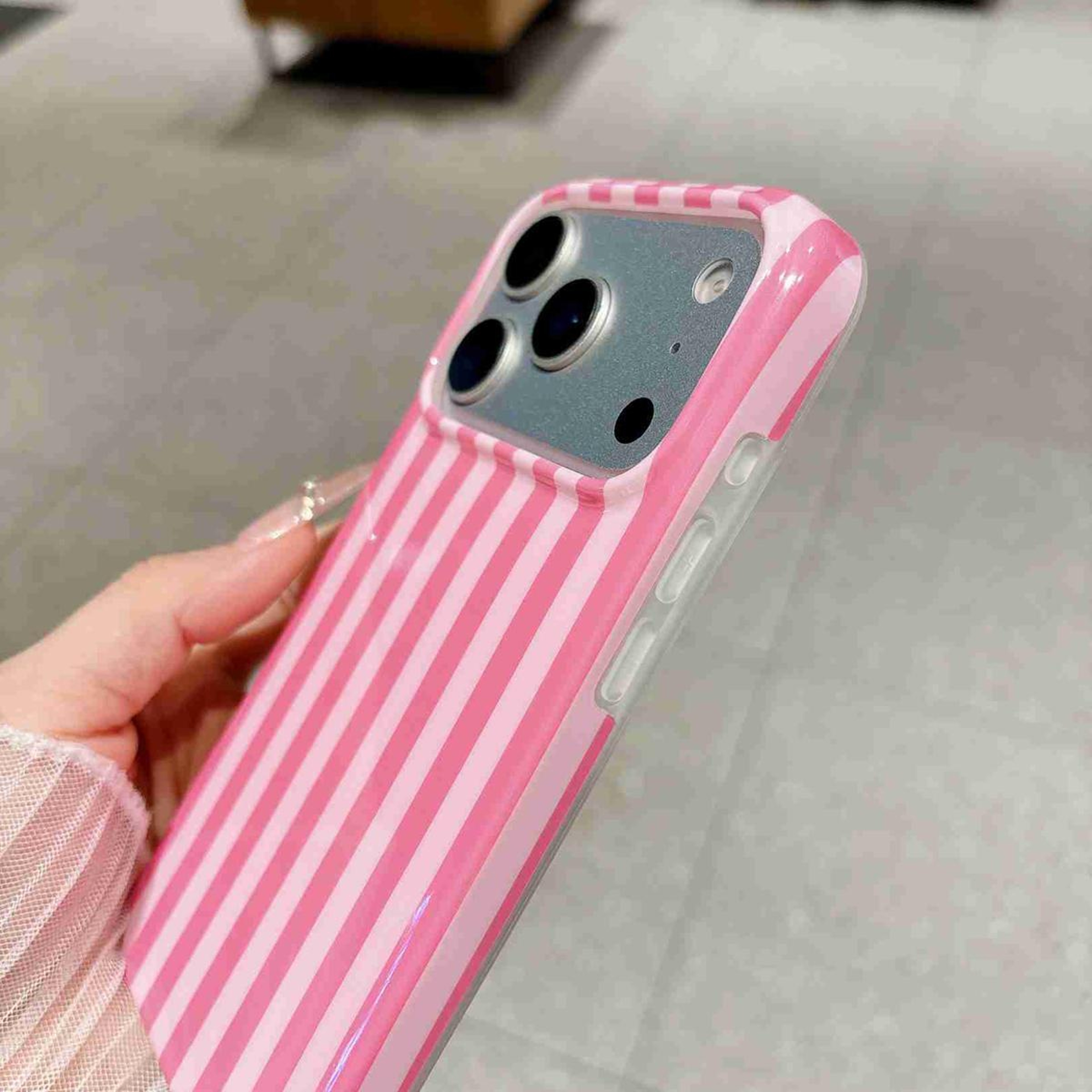 IPhone 18 Pro Max Case Full Coverage TPU Phone Case With Stylish Vertical Stripes 4