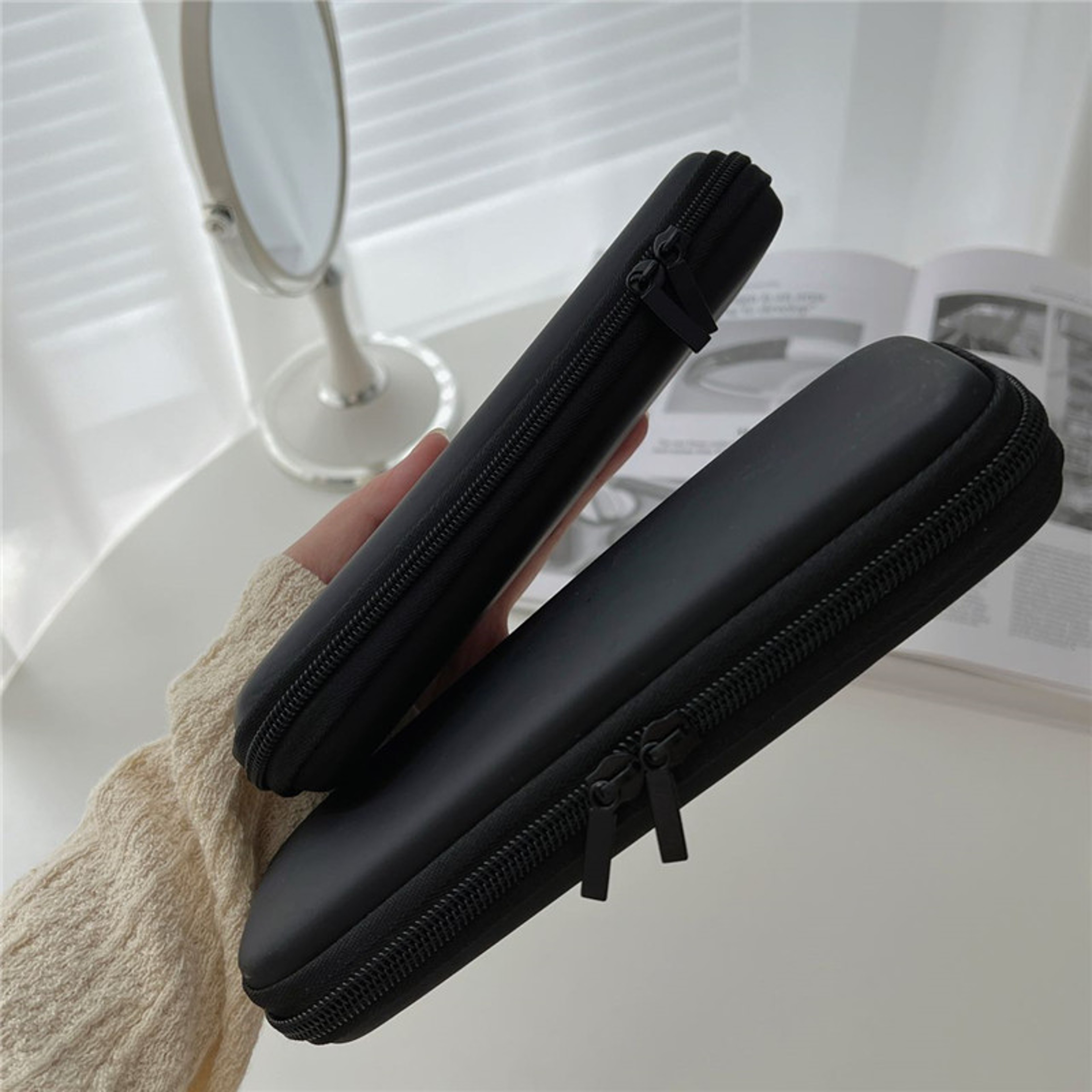 Portable Travel Brush Holder Makeup Case Black Cosmetic Bag Waterproof Double Zipper Women Storage  3