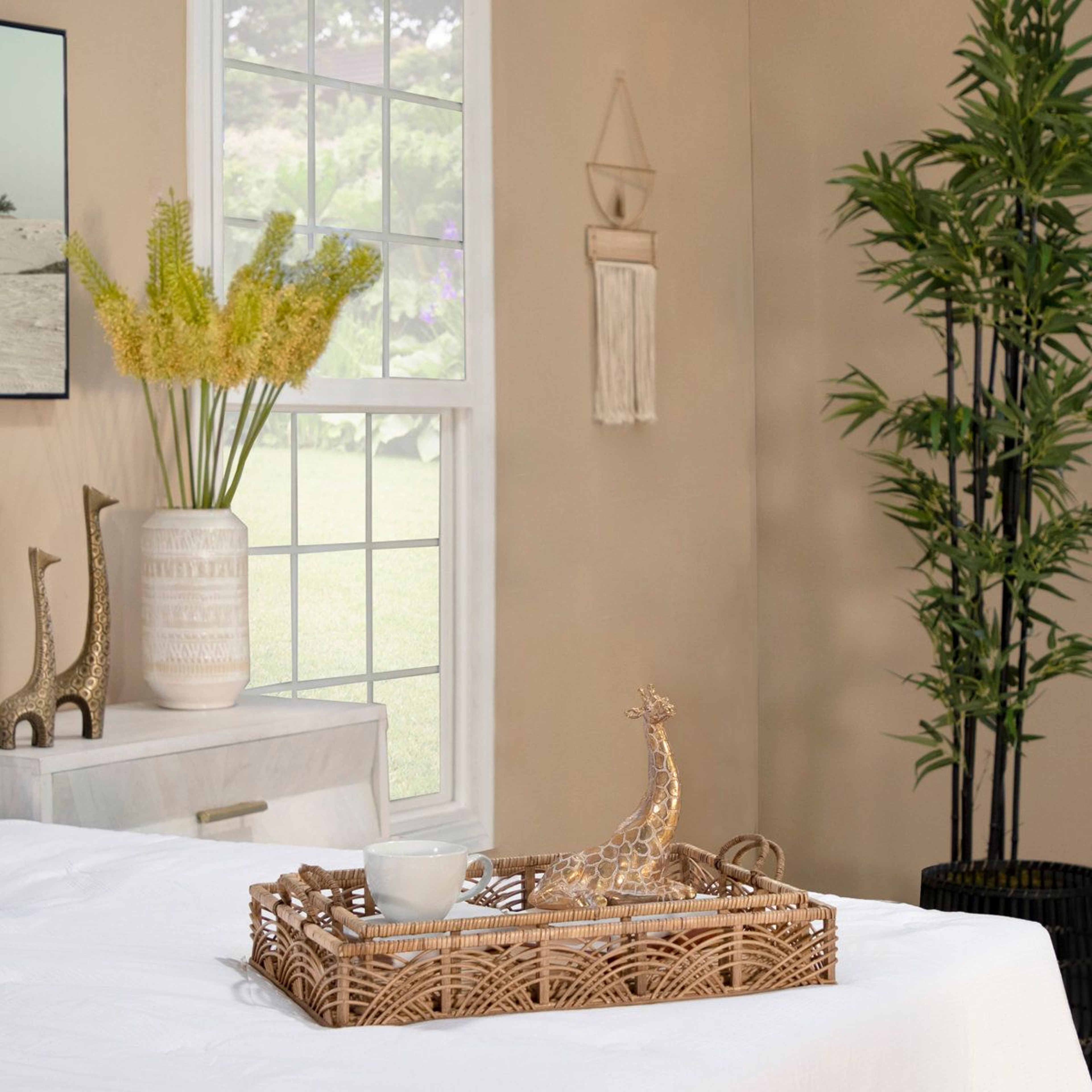 Elegant Gold Resin Giraffe Figurine For Modern Home Decor 8
