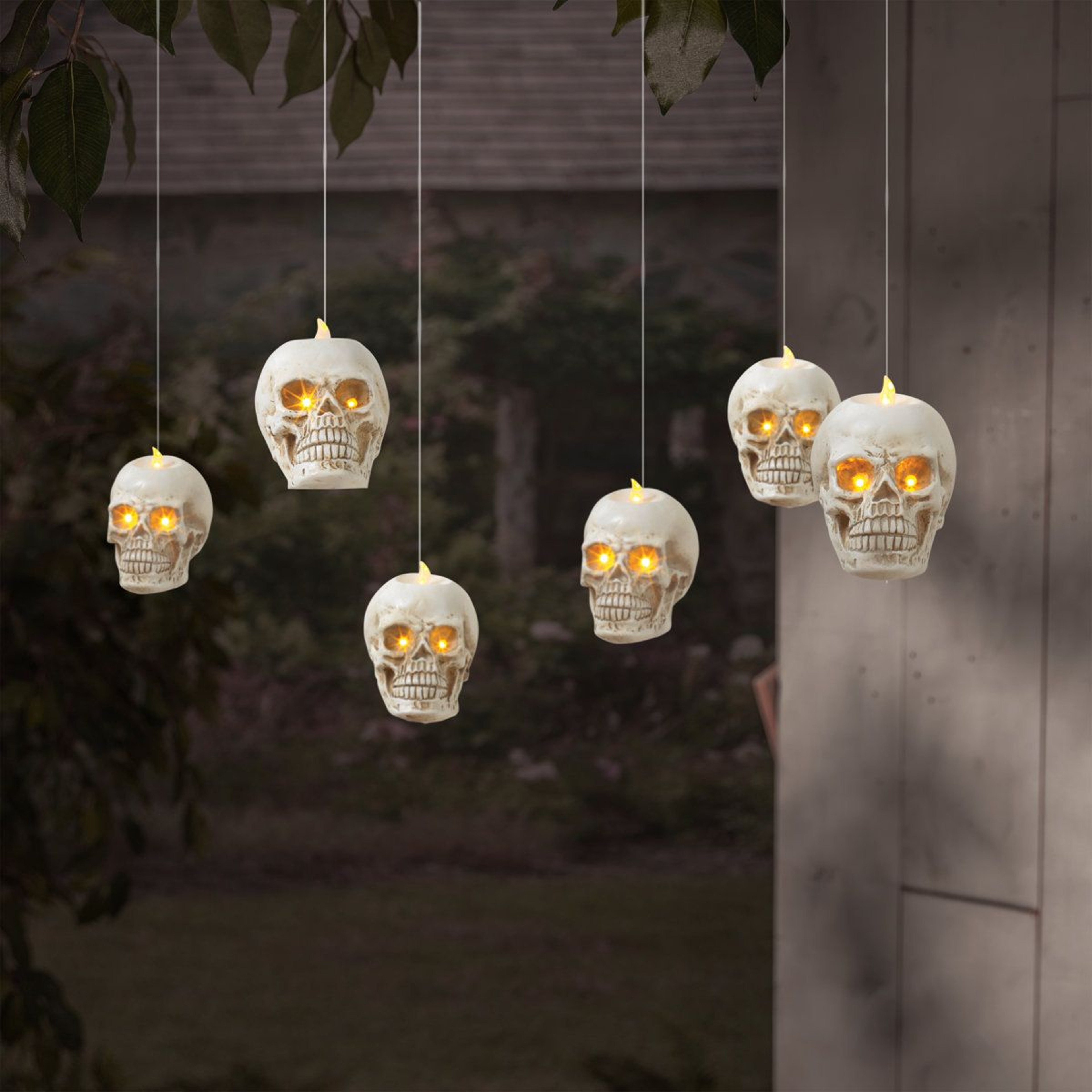 Lighted Hanging Skulls Set Battery Operated Halloween Decorations With Remote  Timer 3
