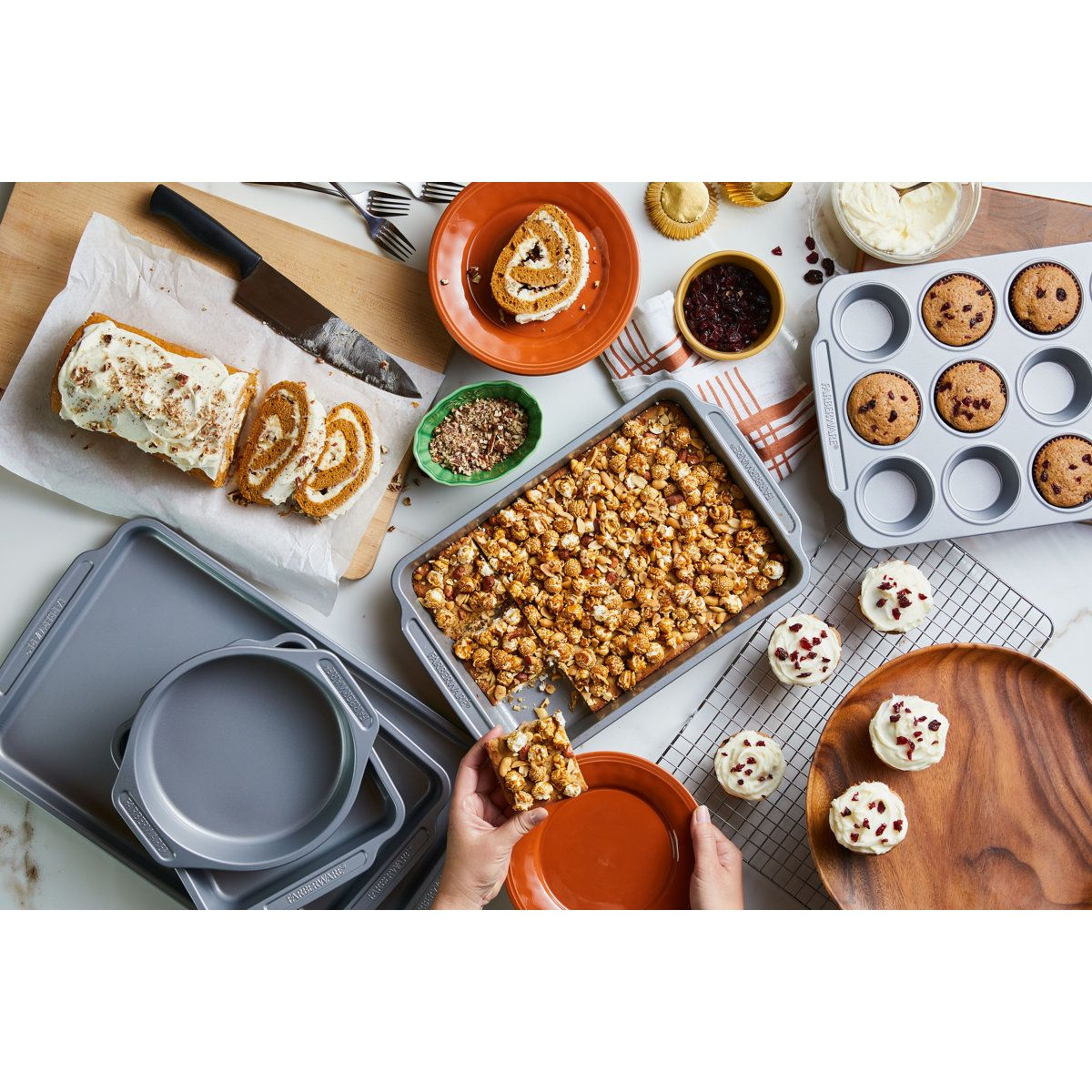 10 Piece Nonstick Bakeware Set With Cooling Rack And Steel Baking Pans 5
