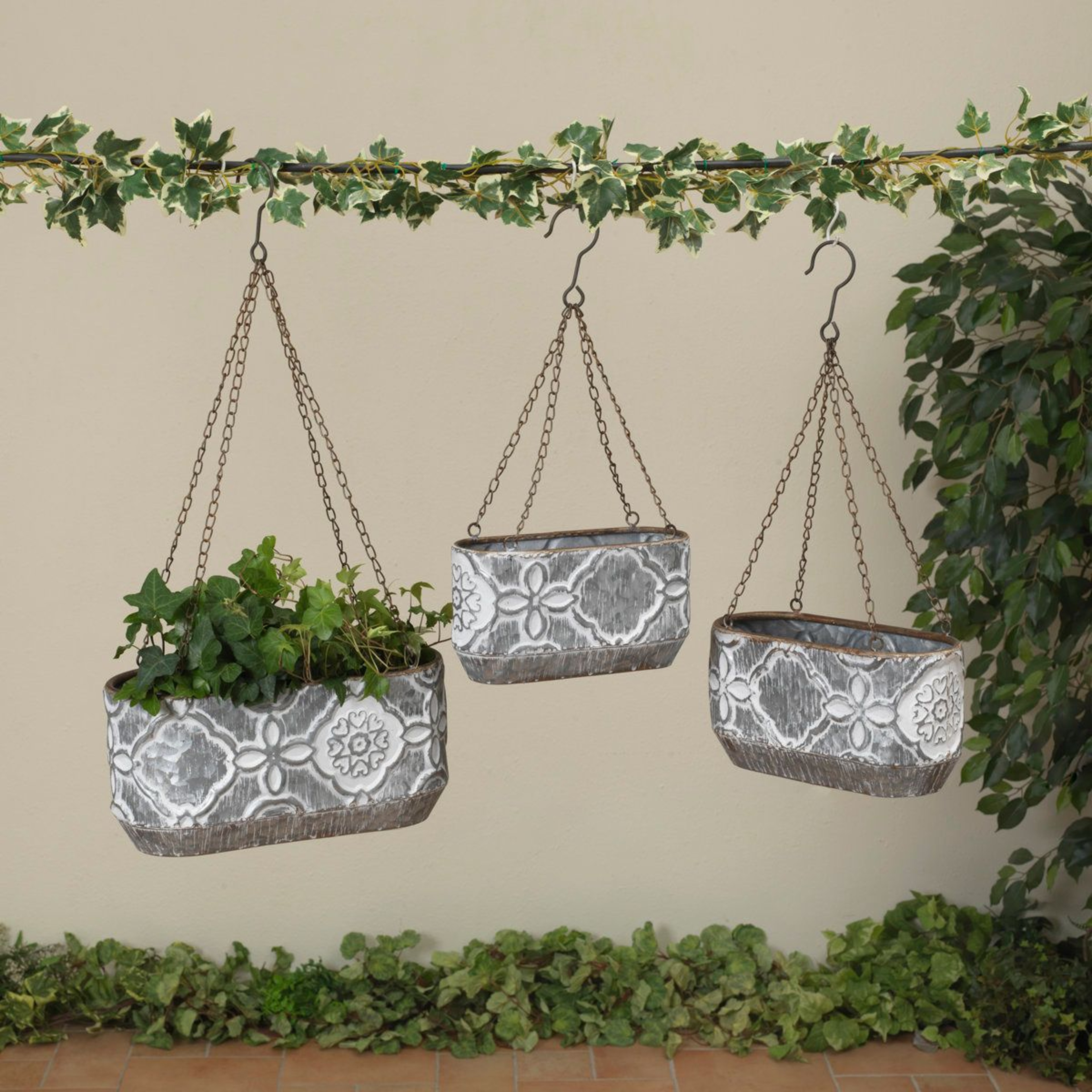 3 Piece Hanging Metal Planters Vintage Galvanized Garden Planters With Chains 2