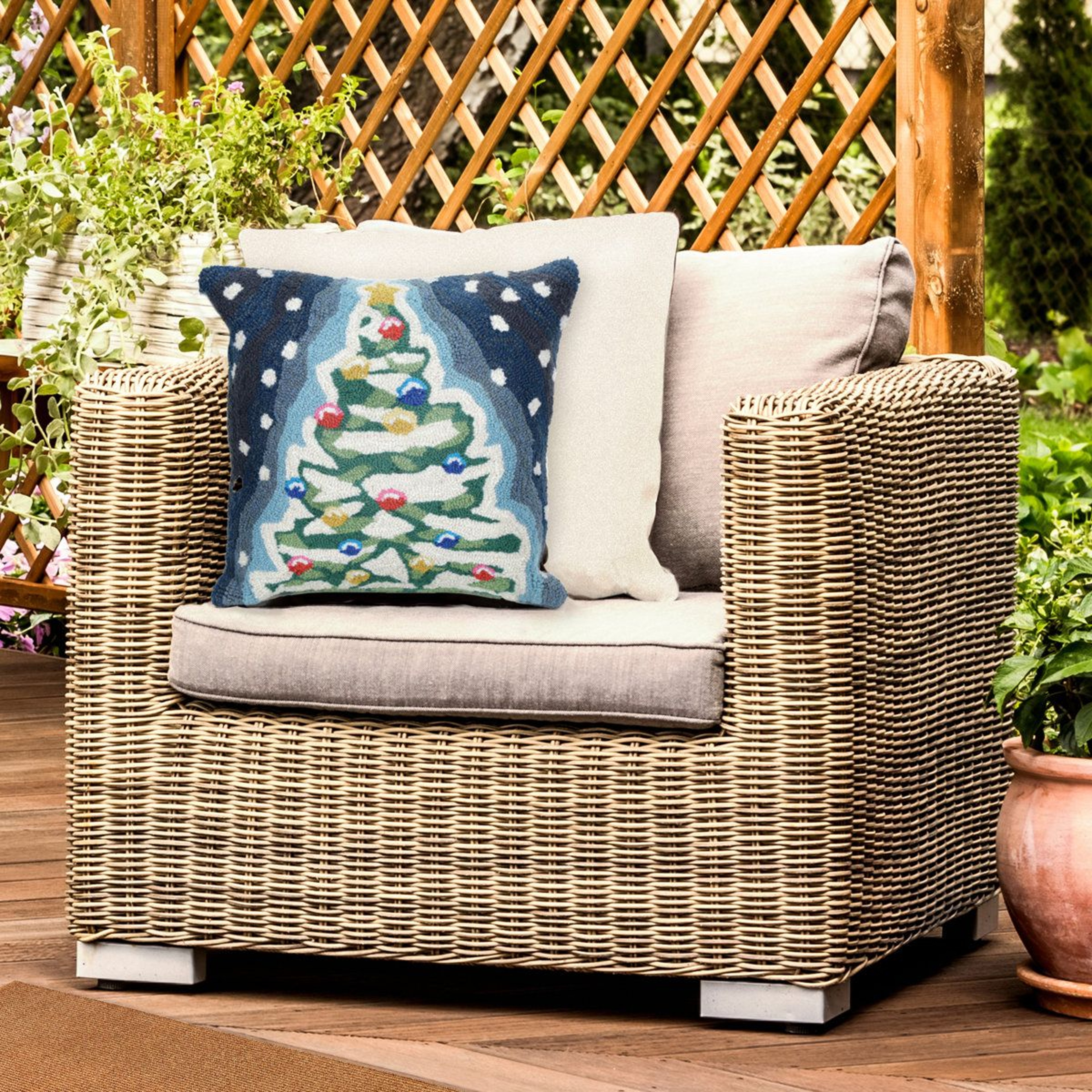 Lush Decor Christmas Tree Outdoor Throw Pillow With Insert 5