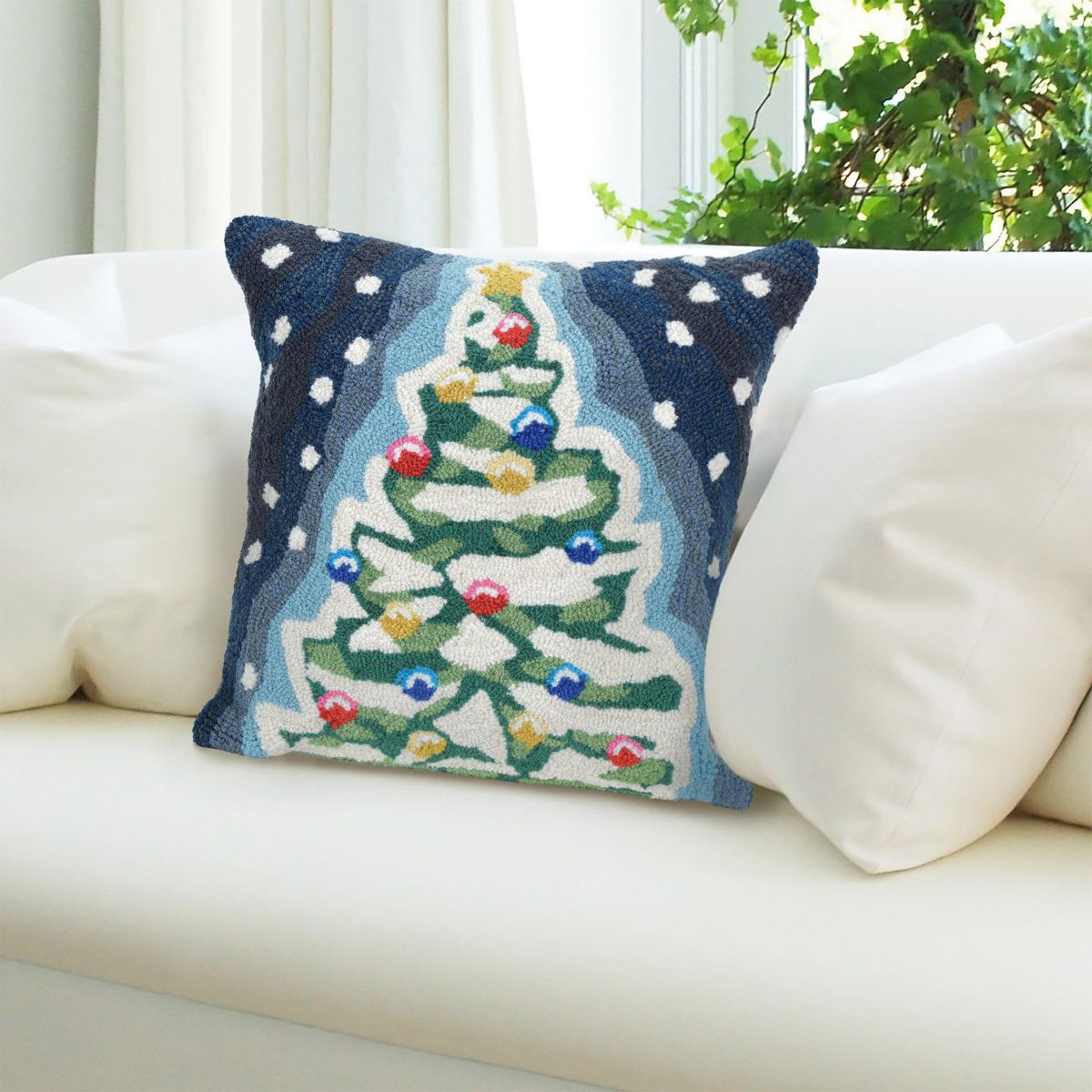 Lush Decor Christmas Tree Outdoor Throw Pillow With Insert 8