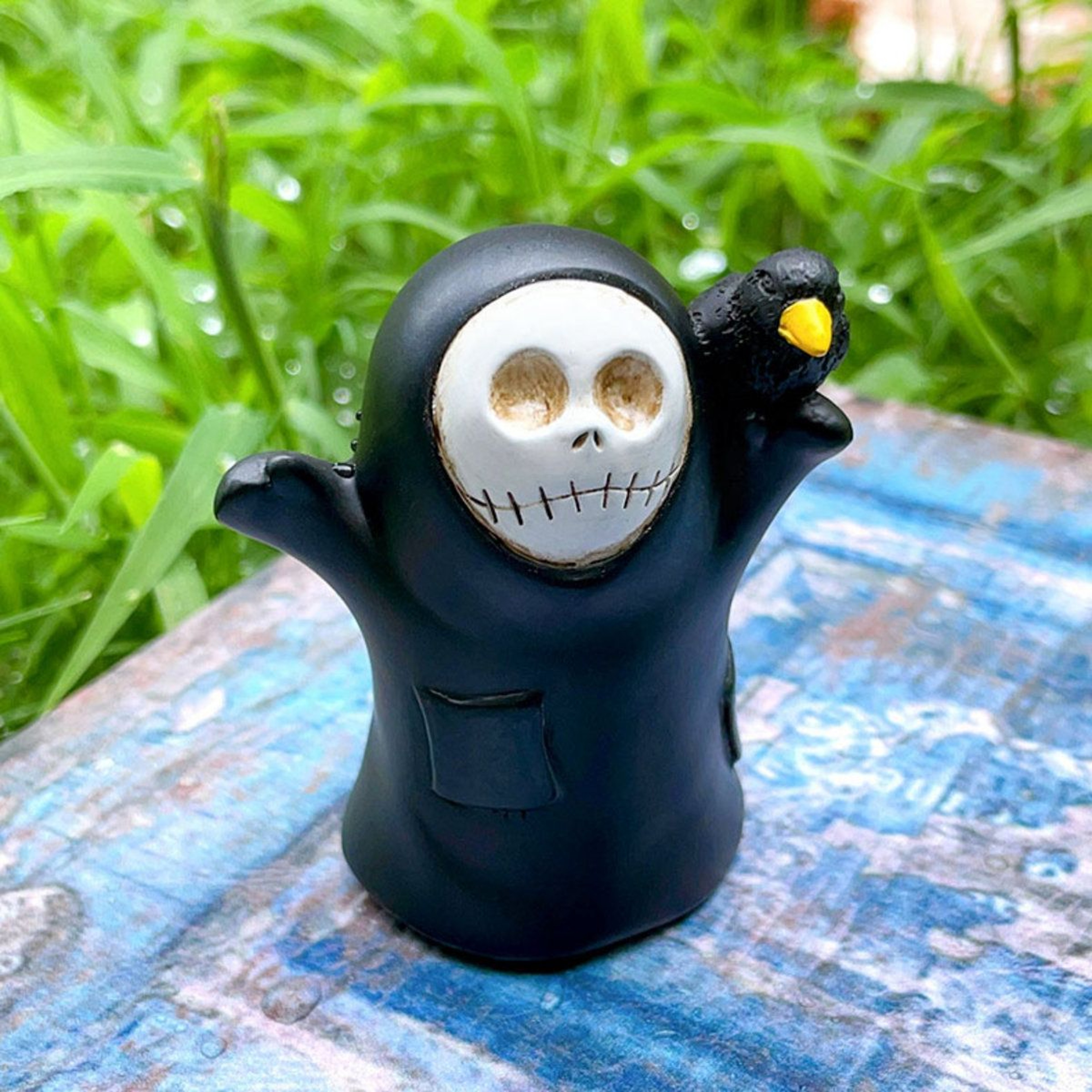 Halloween Ghost Figurines Resin Tabletop Decorations With Four Unique Ghost Poses 6