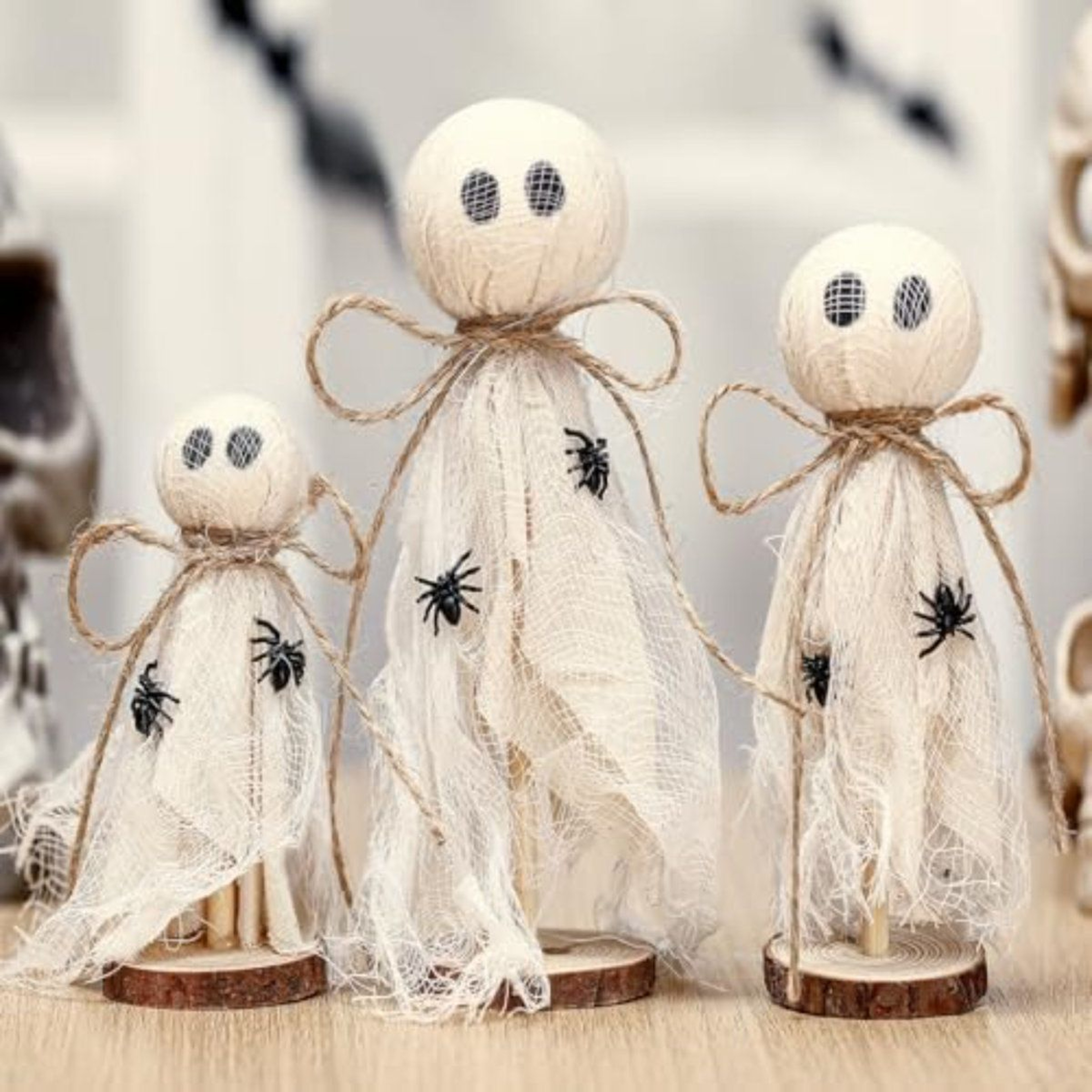 3Piece Halloween Ghost Decorations With Wooden Stands  Rustic Shelf And Table Decor 2