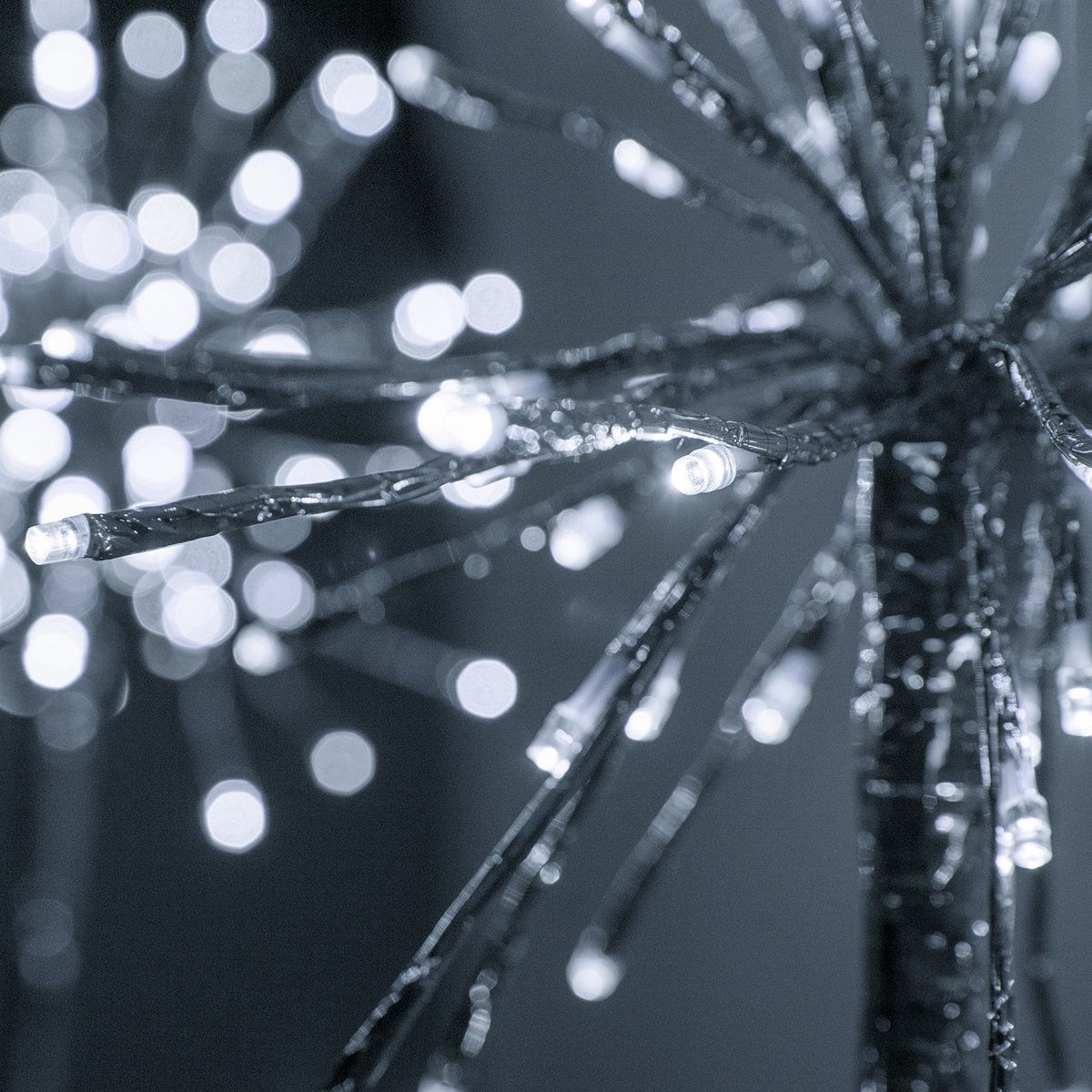 40Inch Starburst LED Lighted Tree With Flexible Metal Branches For Indoor And Outdoor Decor 2
