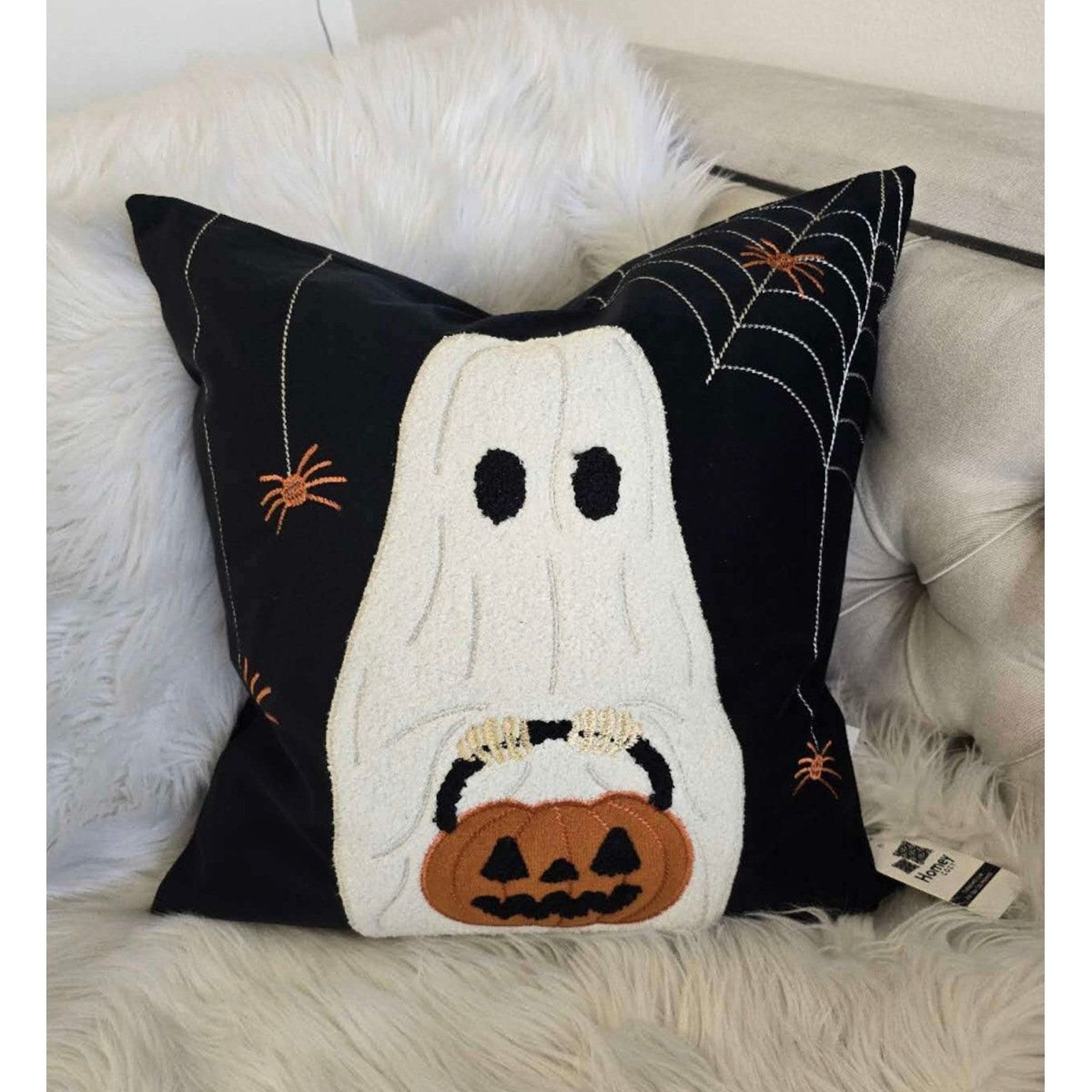 Halloween Ghost With Pump 4