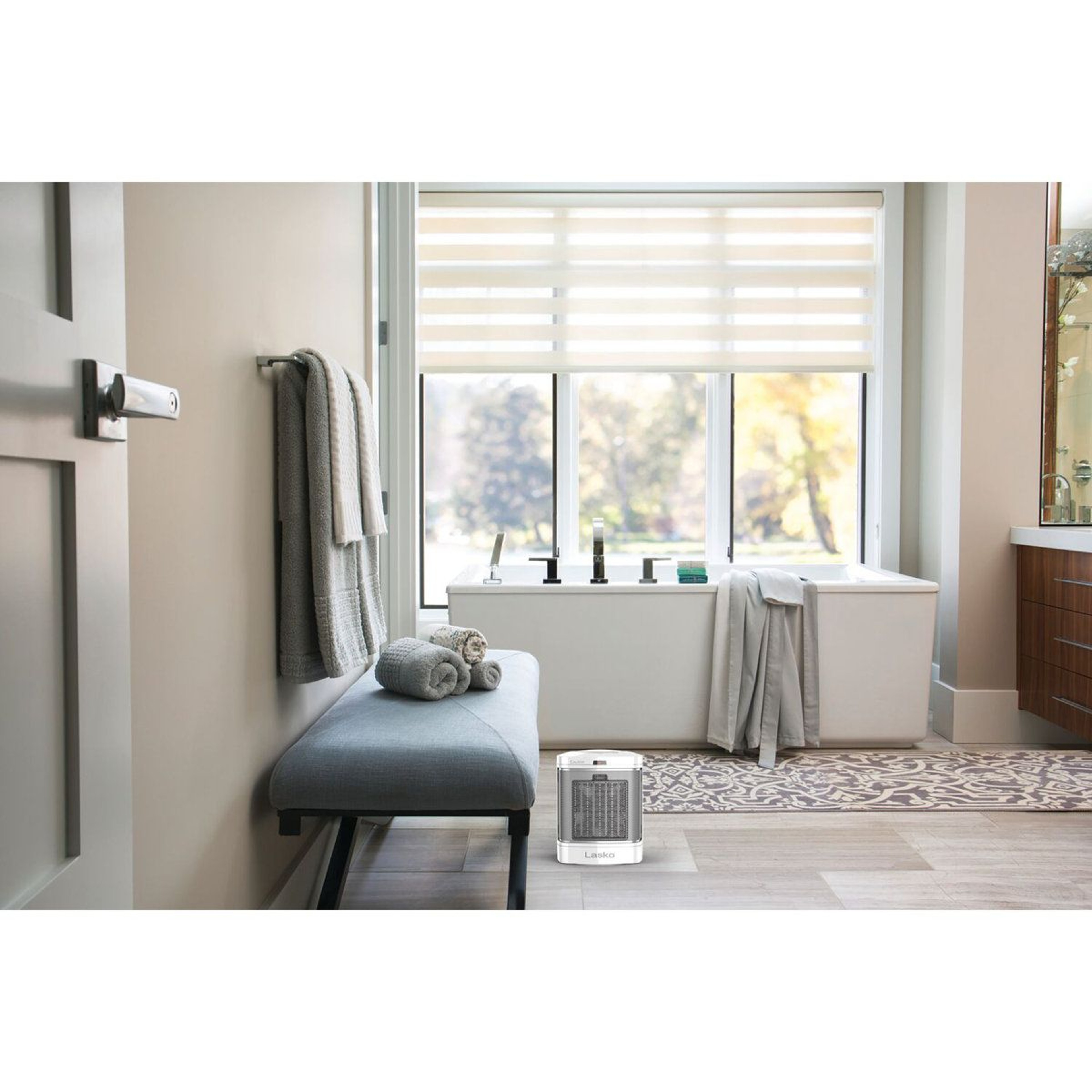 1500W Portable Electric Bathroom Heater With Ceramic Heating And 1Hour Timer 7