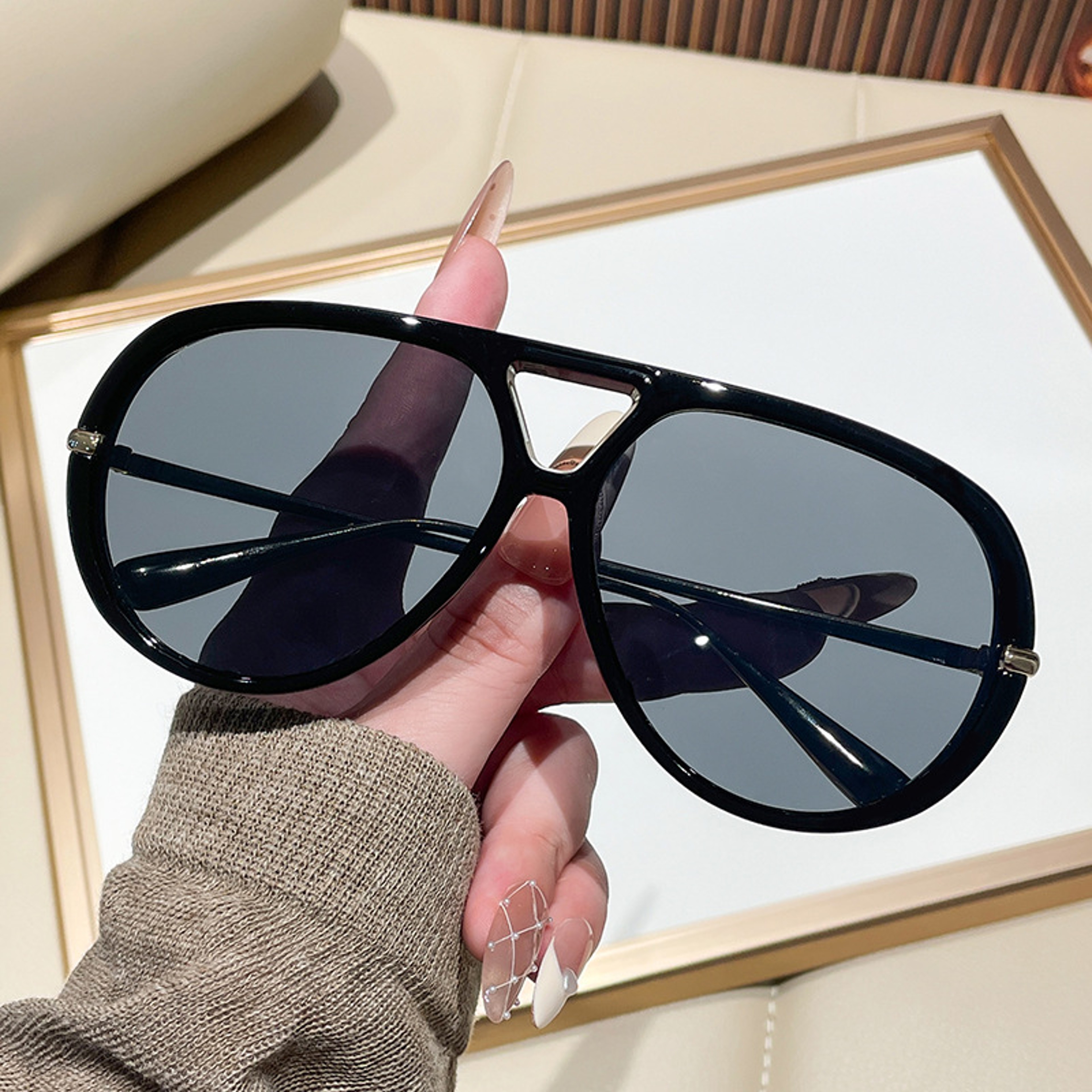 Trendy Oversized Pilot Sunglasses with Vintage Double Bridge – view 2
