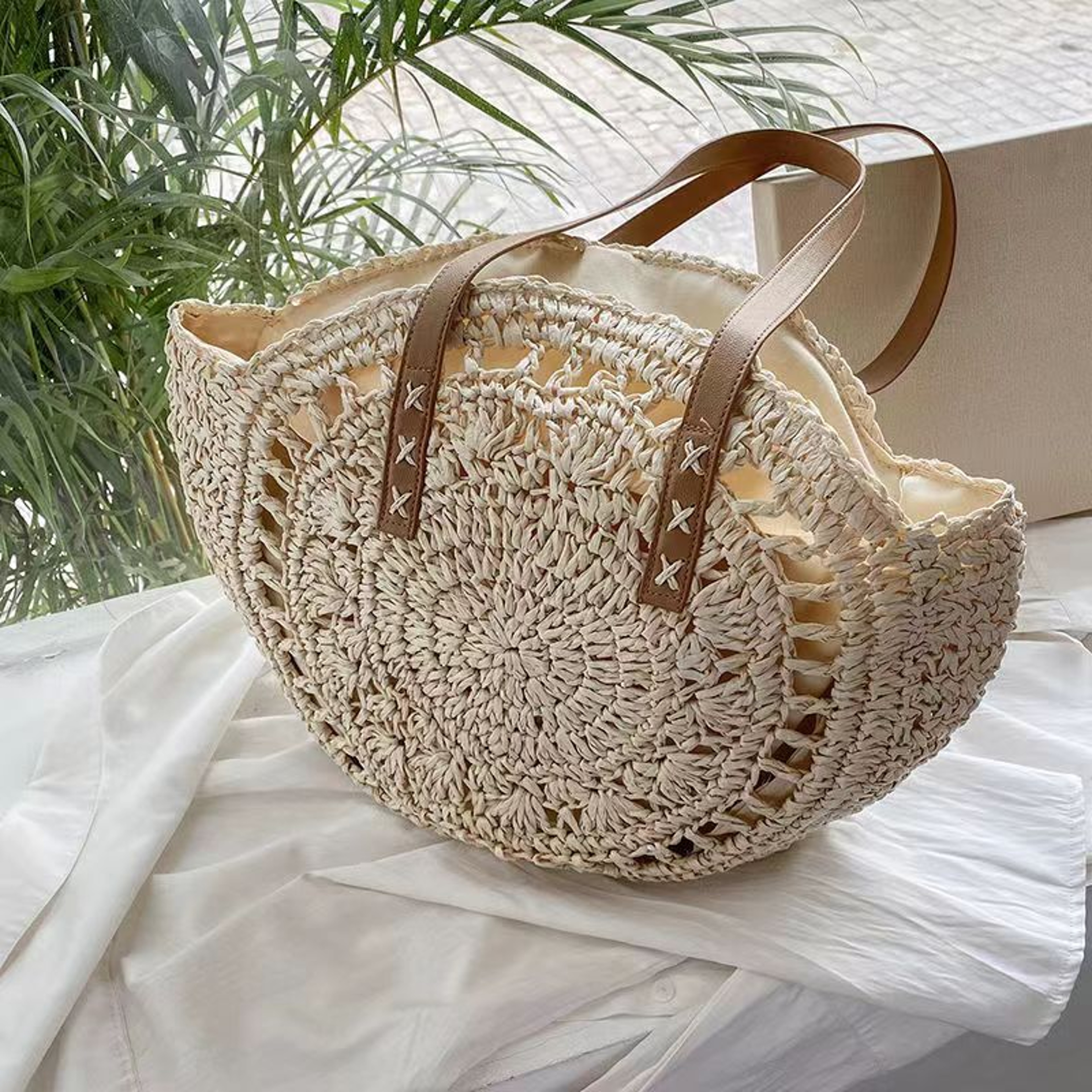 Handmade Round Straw Beach Bag  Bohemian Raffia Circle Rattan Shoulder Bag 2