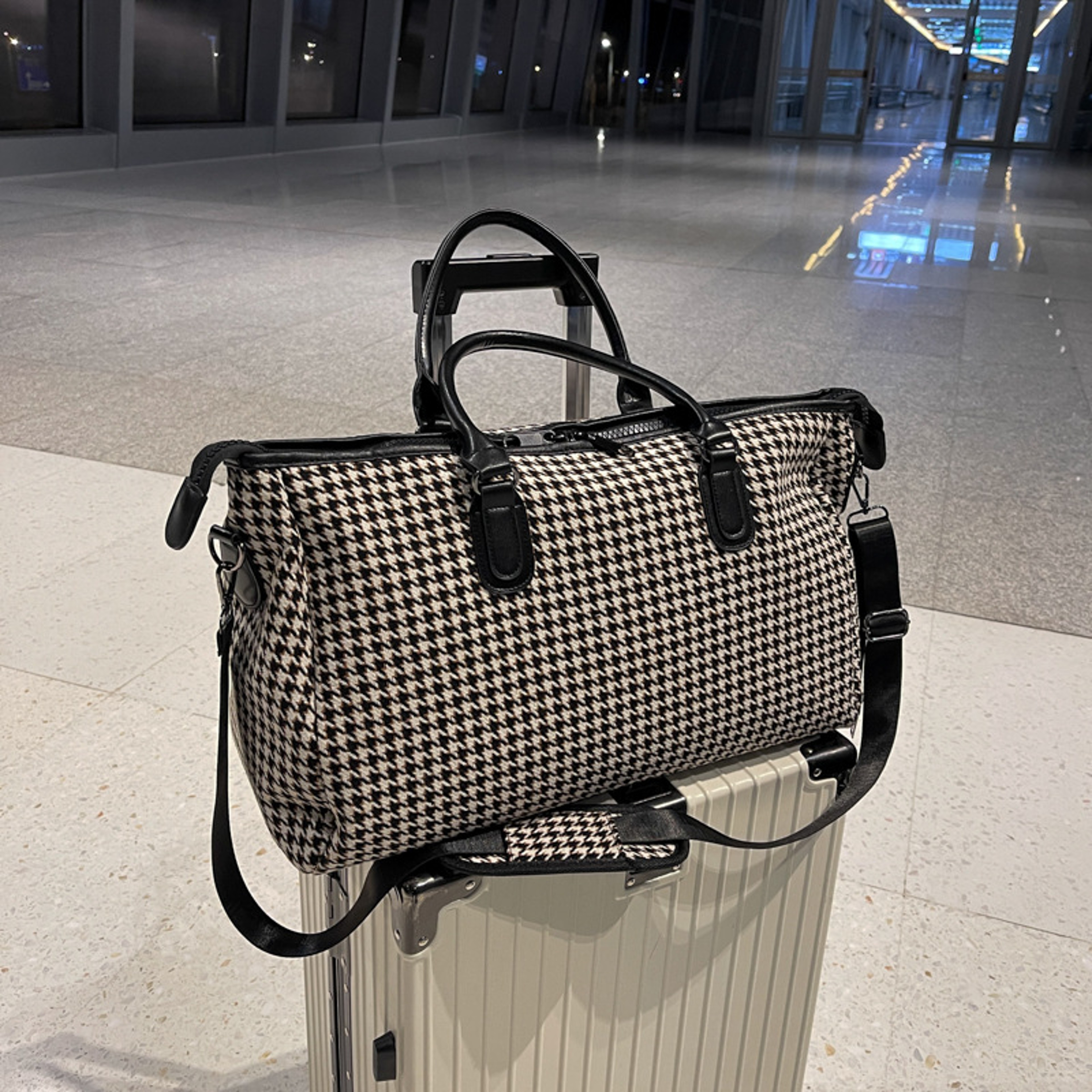 Retro Plaid Travel Duffel Bag for Women and Gym Enthusiasts – view 7