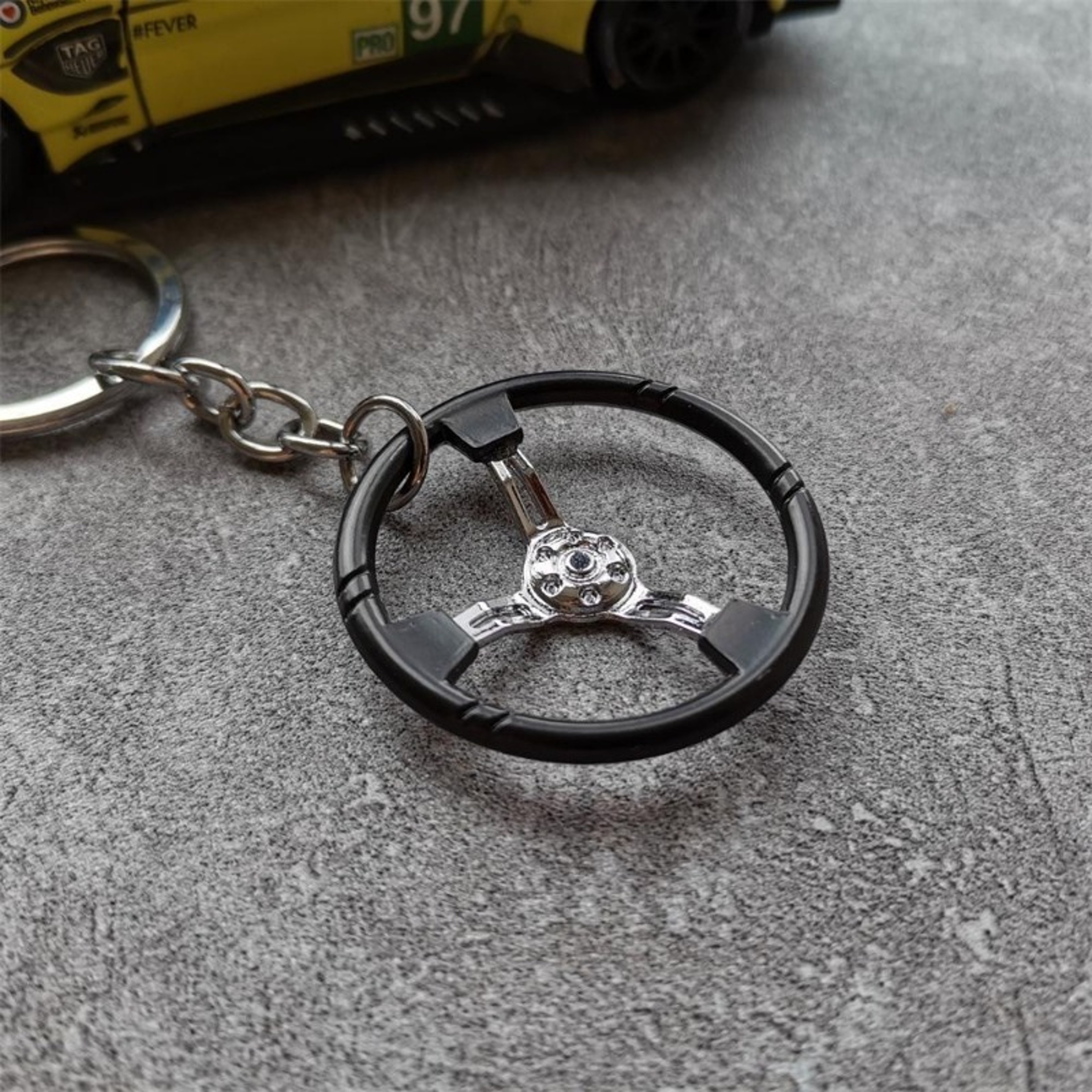 Metal Racing Steering Wheel Keychain Simulation Car Key Pendant – view 5