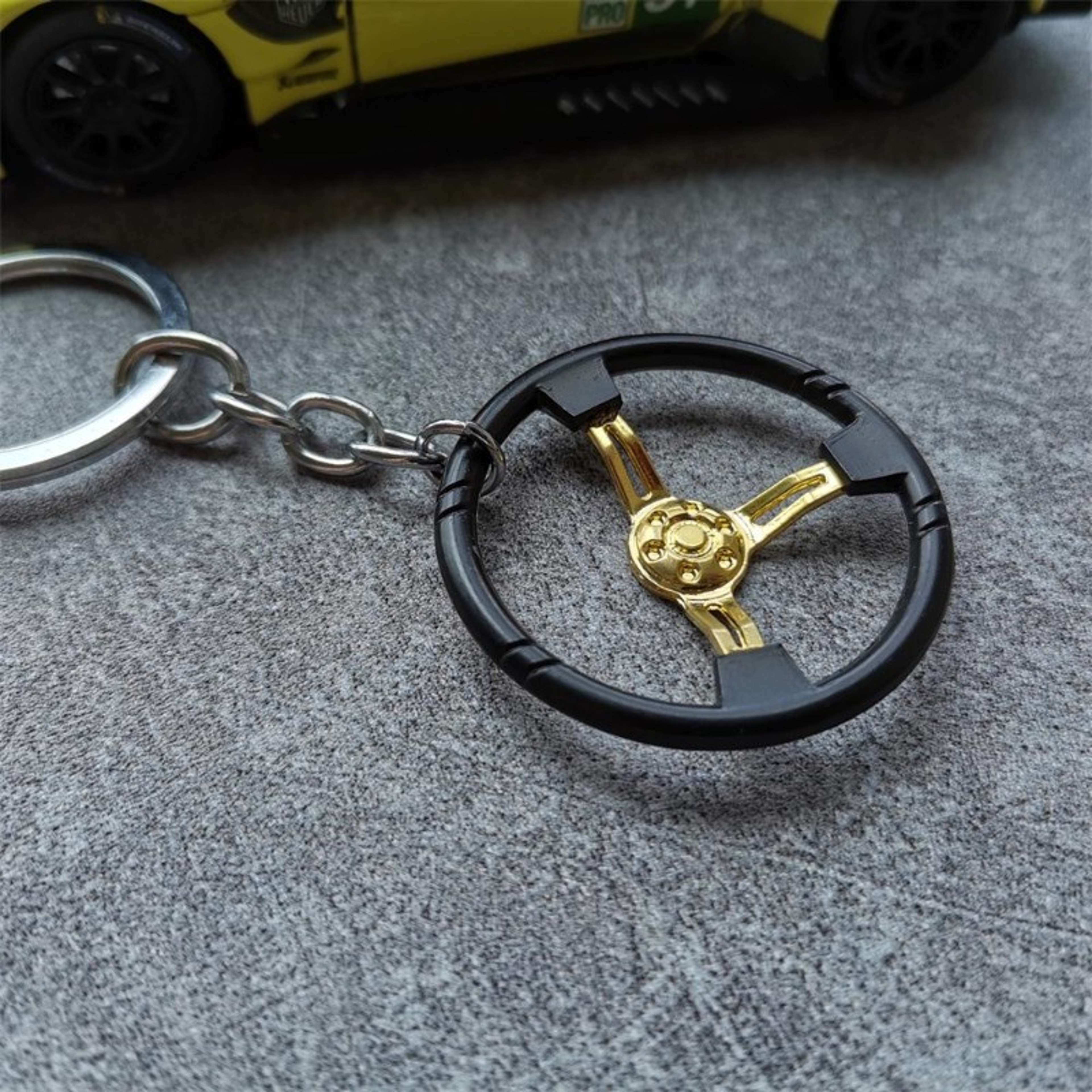 Metal Racing Steering Wheel Keychain Simulation Car Key Pendant – view 10