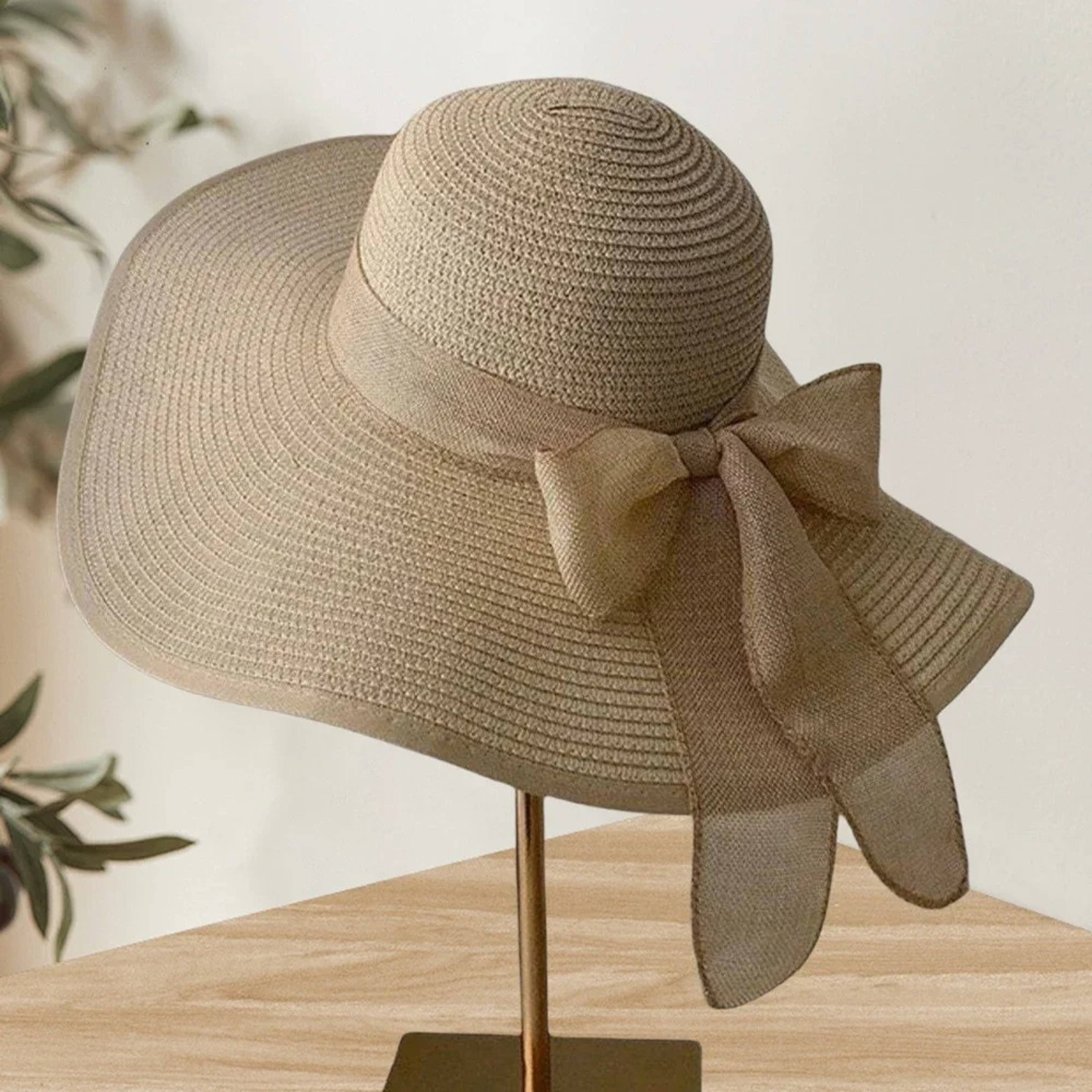 Oversize Straw Beach Hat with Big Brim and Bow Design for Summer Vacation and Sun Protection – view 4