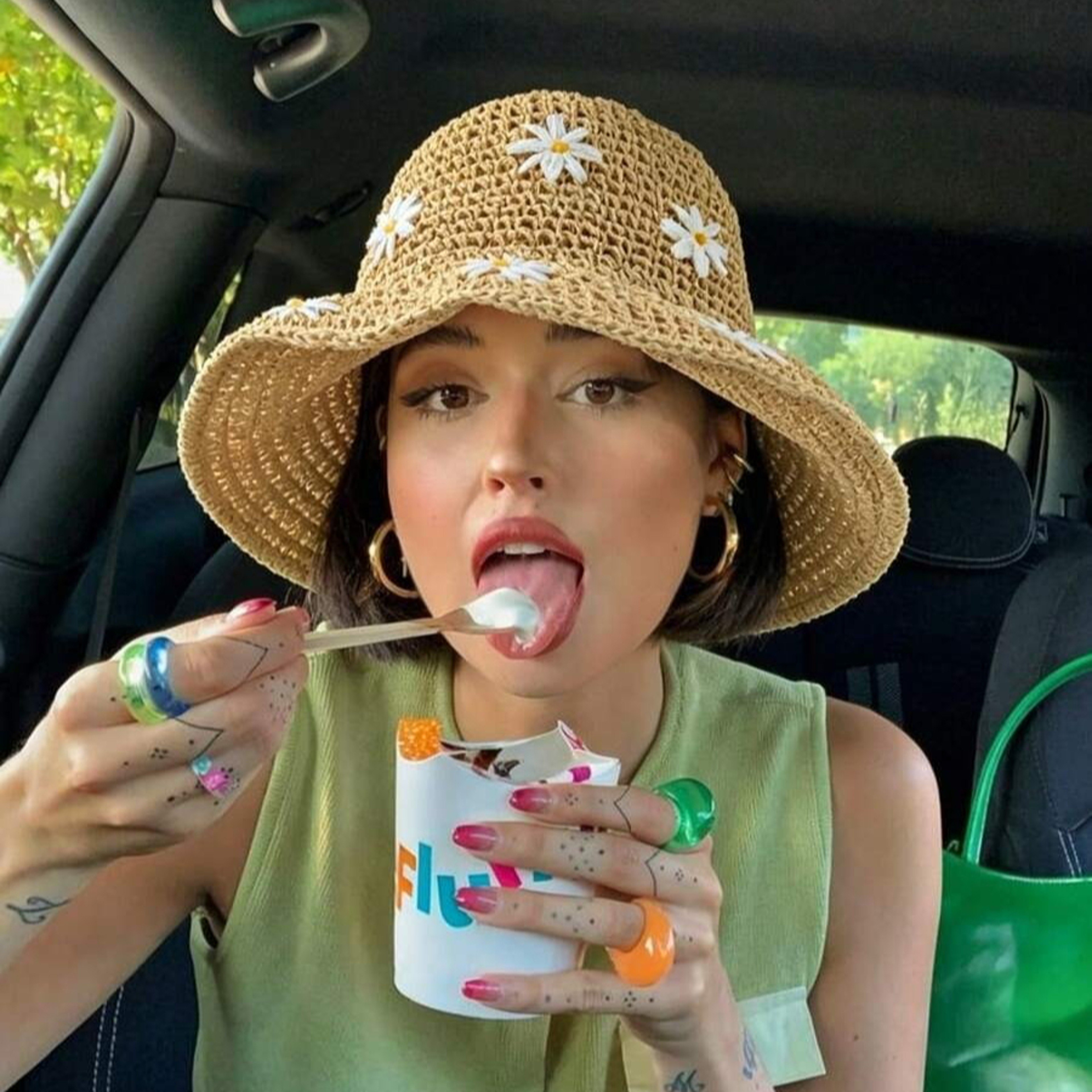 Packable Straw Sun Hat With Floral Accent 2