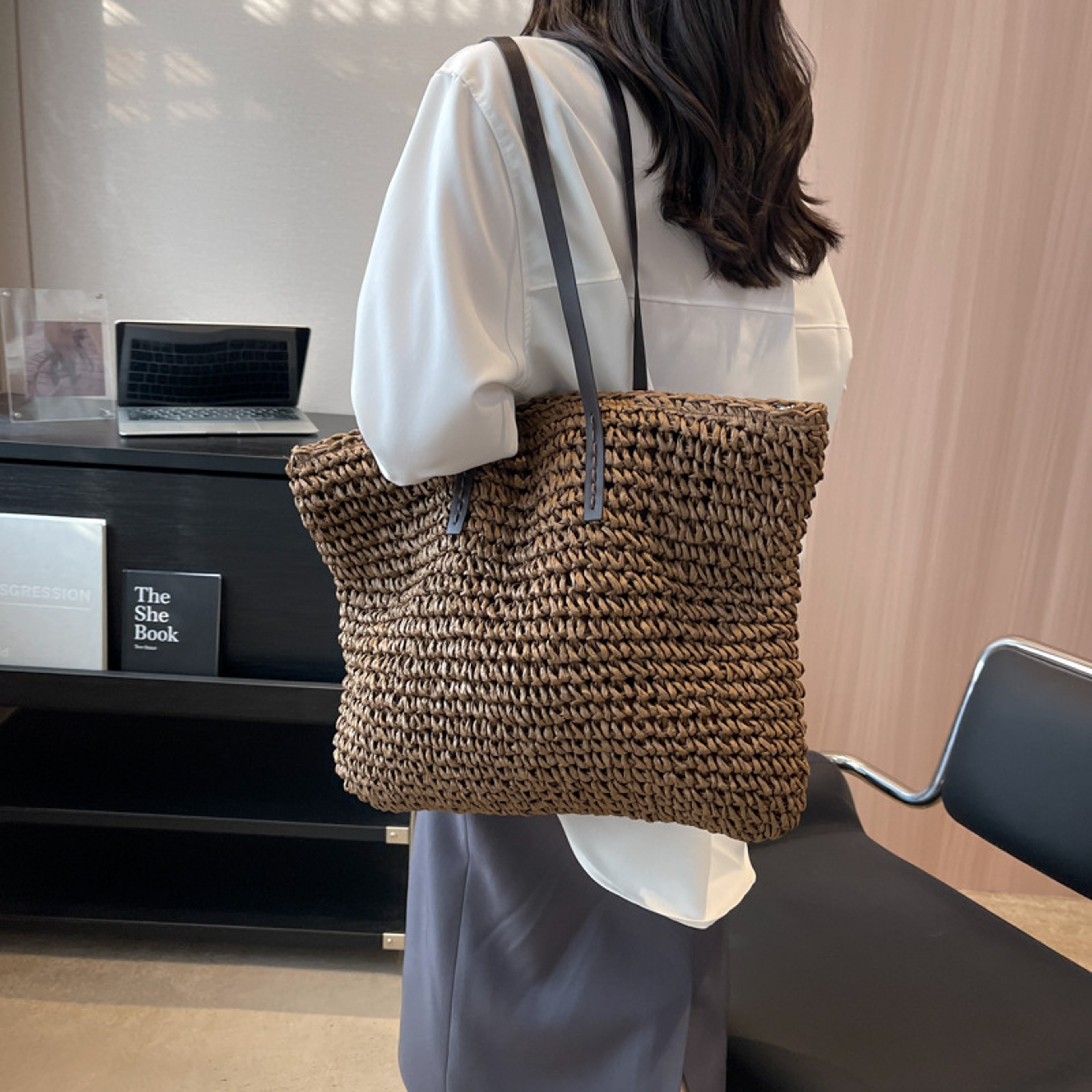 Chic Woven Straw Tote Bag Large Capacity Summer Beach Shoulder Handbag – view 9