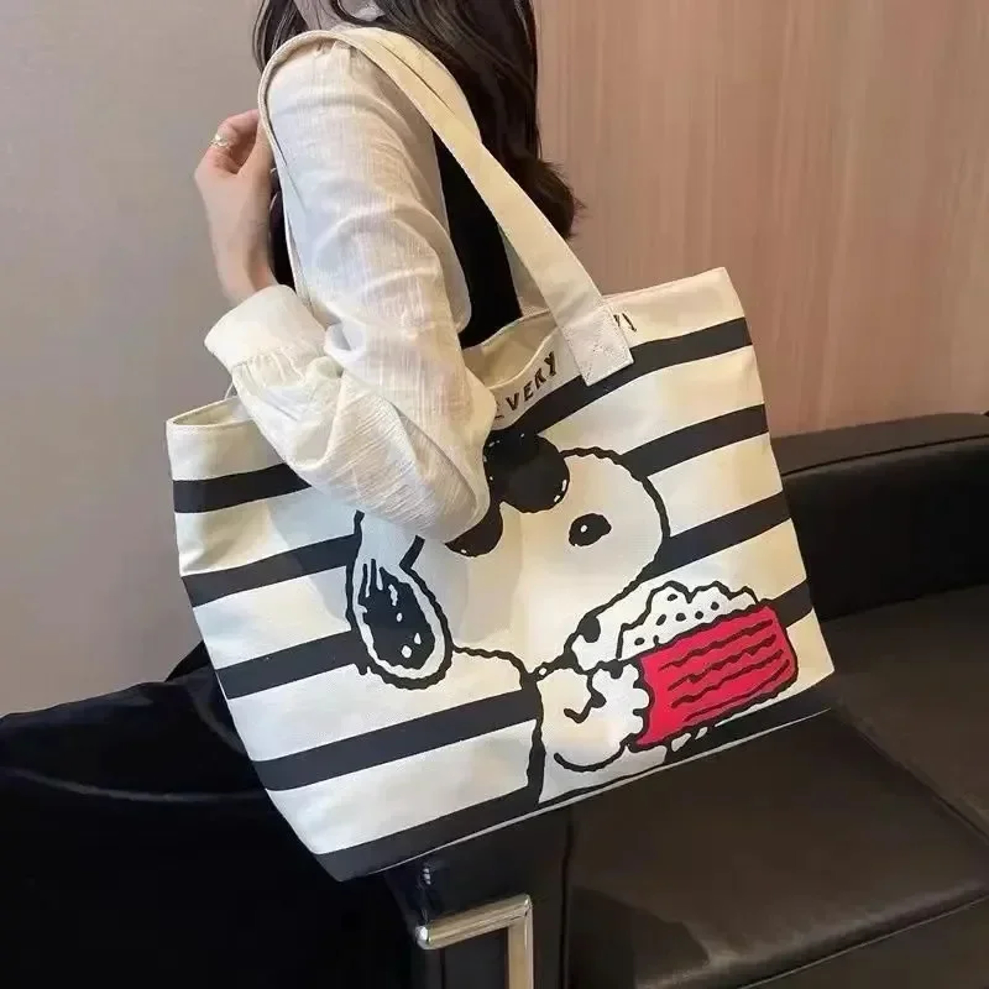 Bandai Snoopy Large Capacity Canvas Tote Bag – view 4