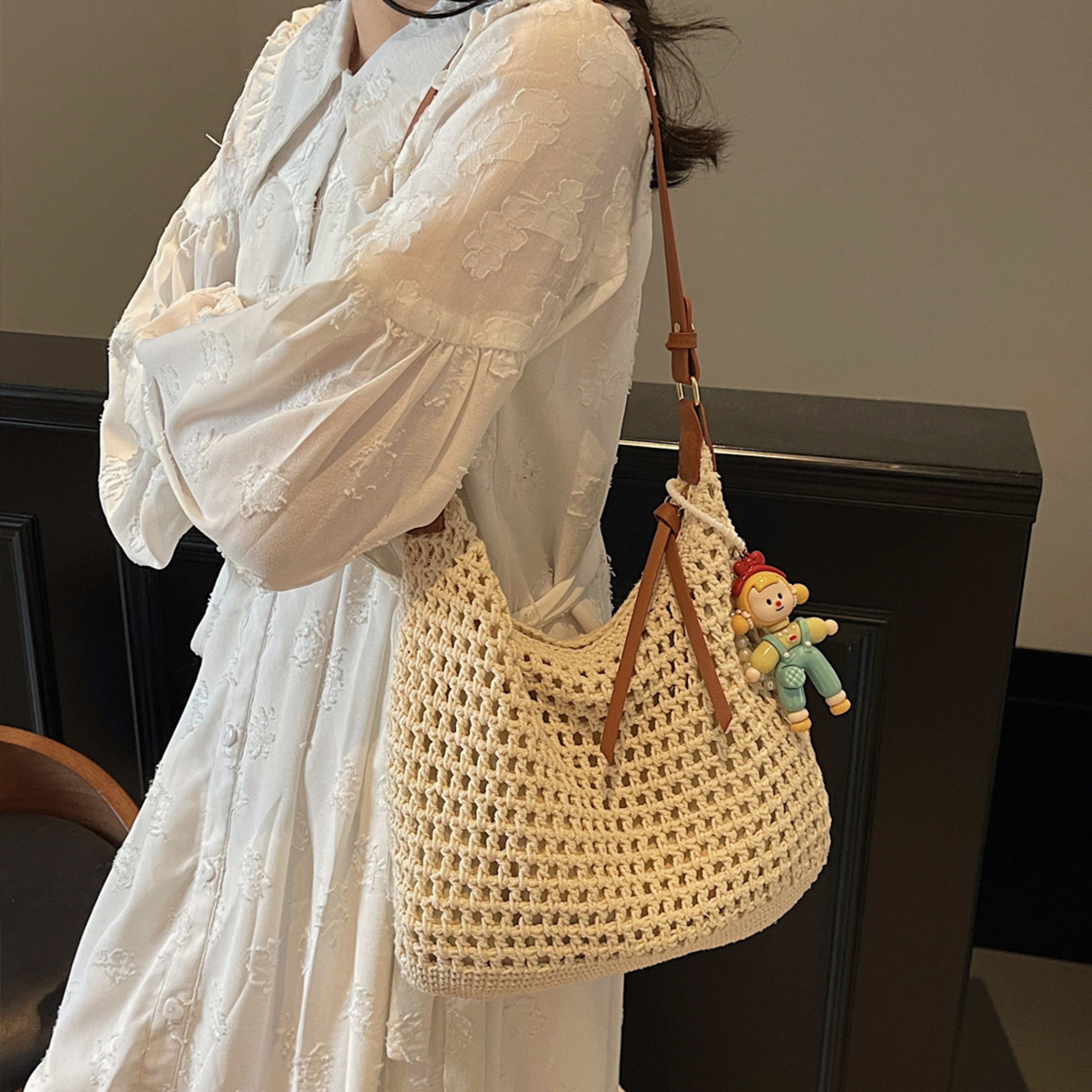 Hand Woven large capacity straw bag for Beach and Summer Travel – view 3