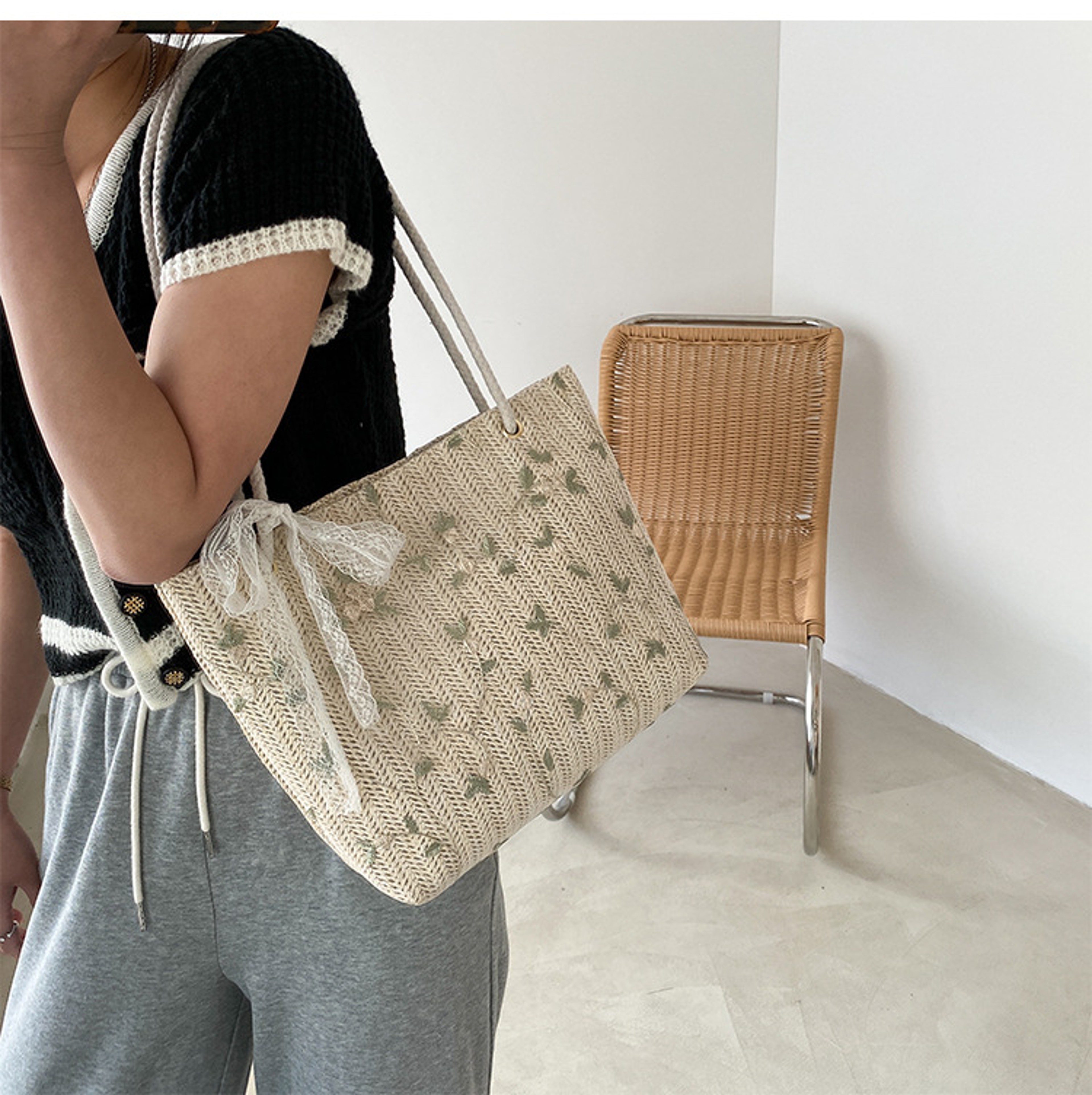 Floral Embroidered Straw Beach Tote Bag – view 7