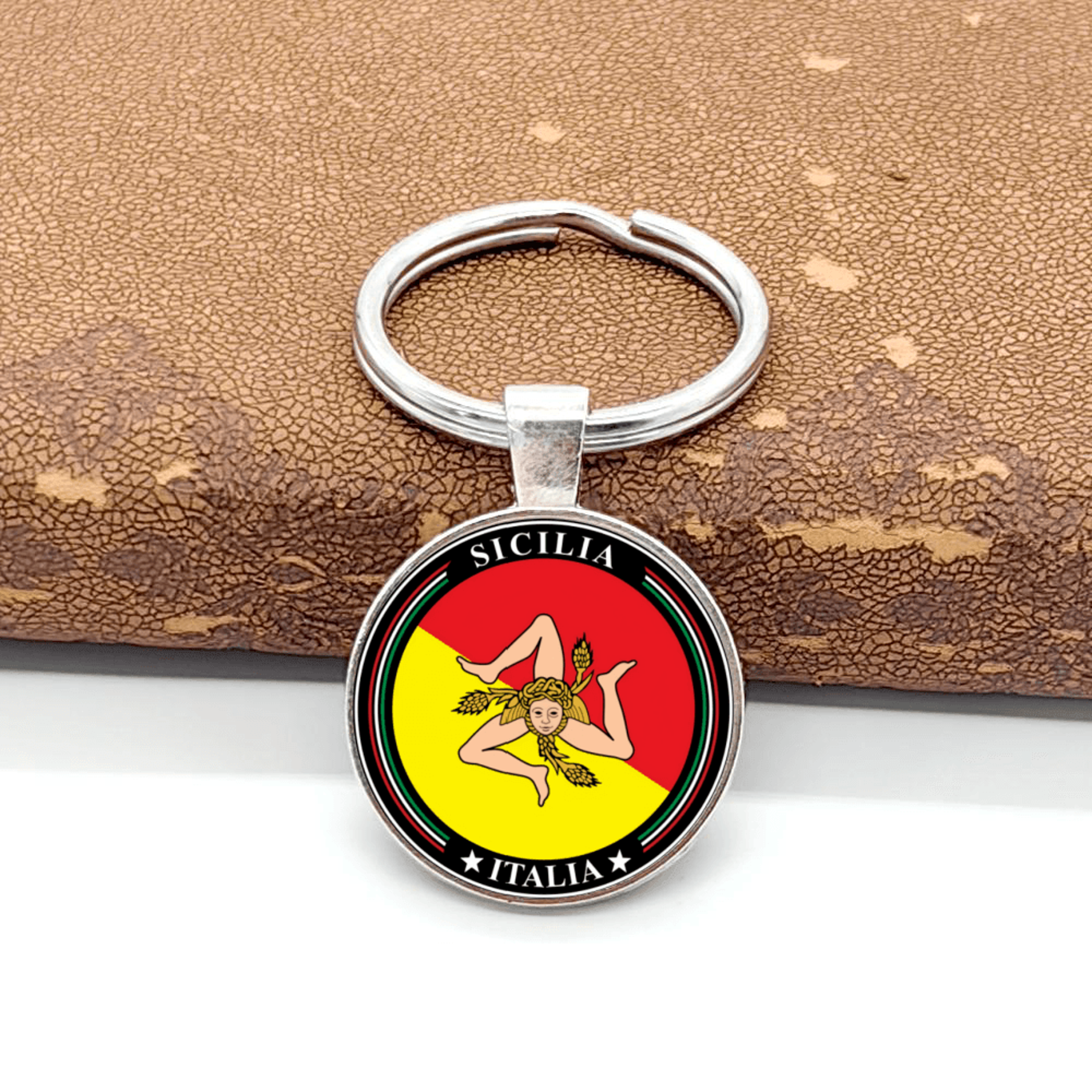 Sicilia Triskele Tree of Life Keychain – view 3