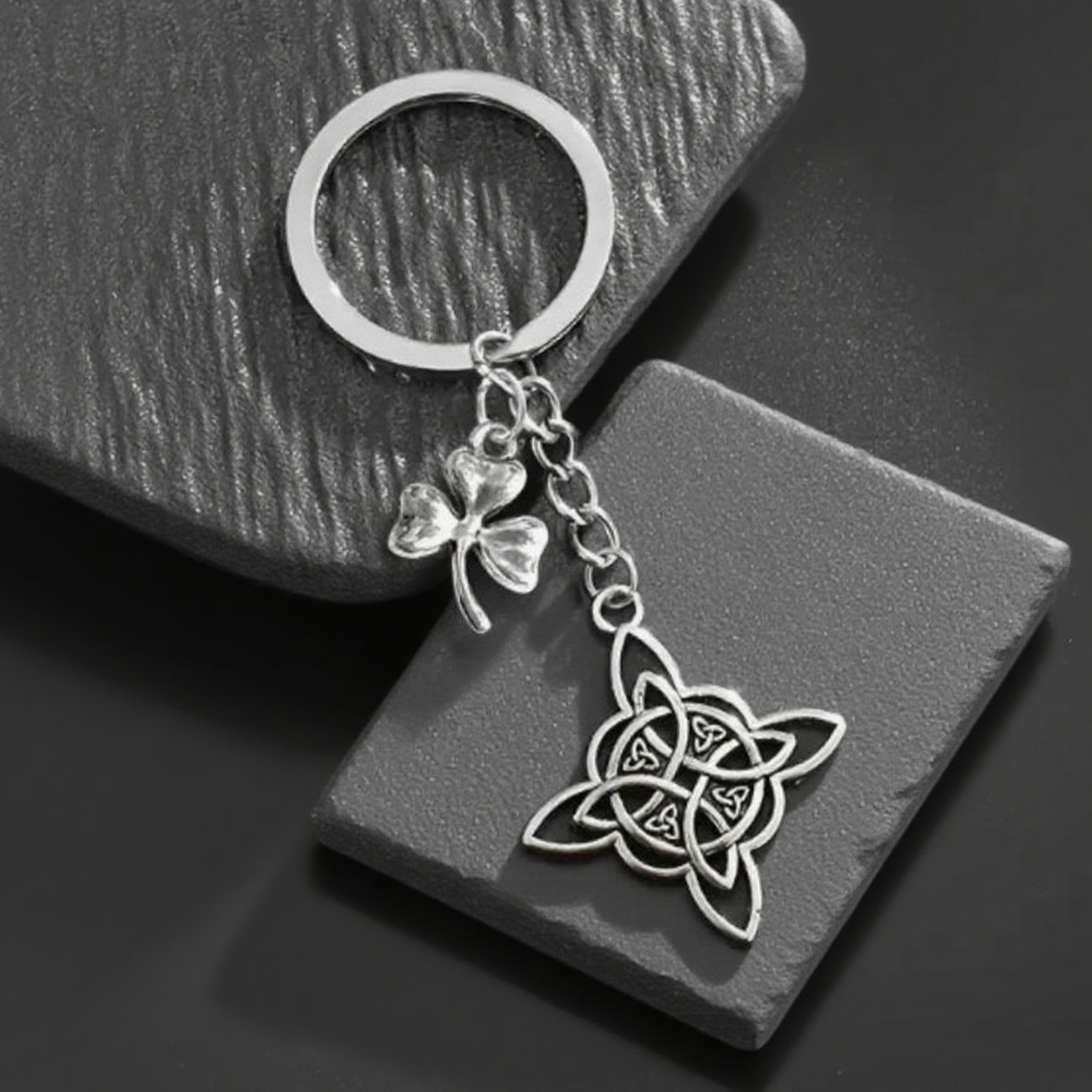 Clover Witch Knot Keychain Celtic Trinity Knot Keyring – view 2