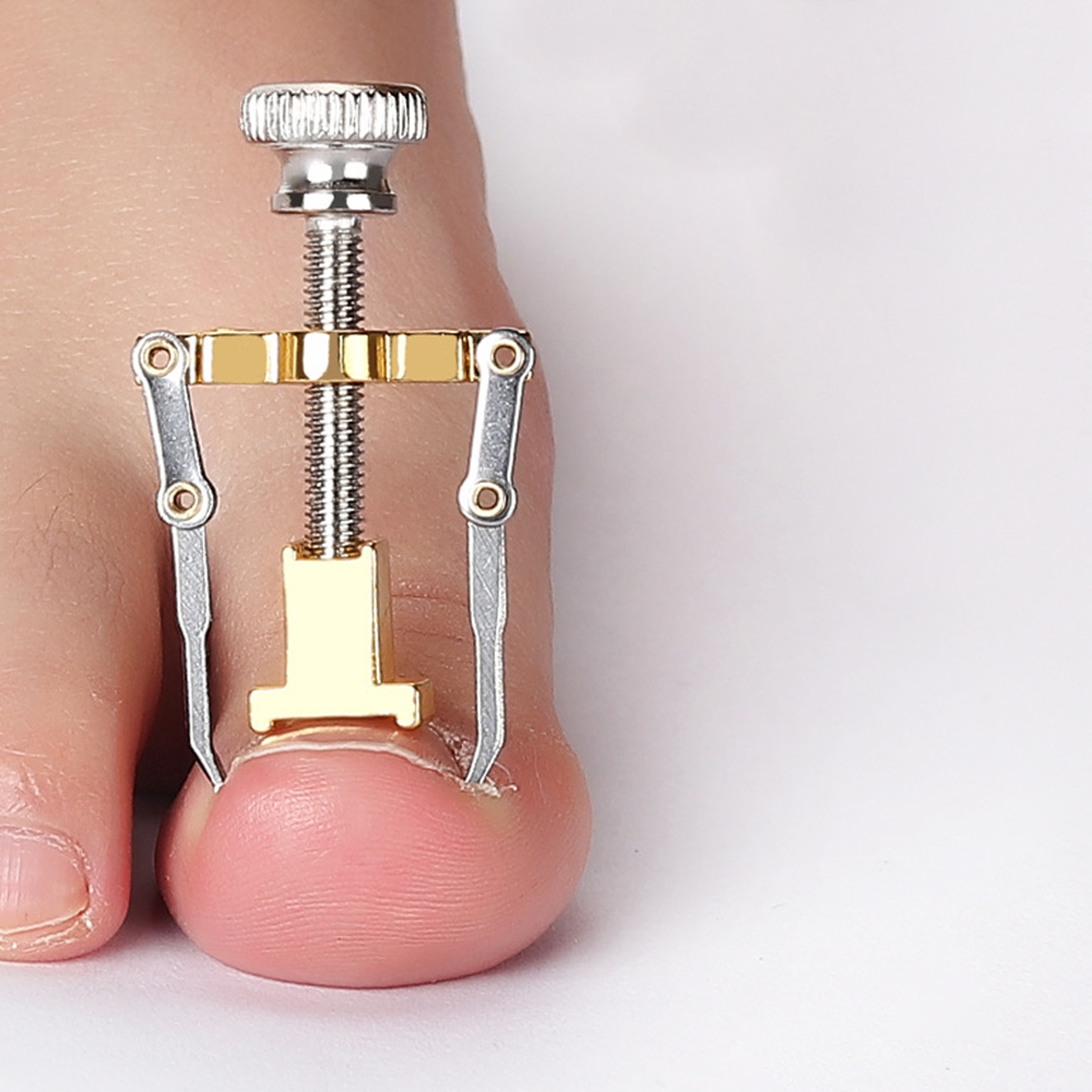 Ecofriendly toenail lifter for sustainable foot care