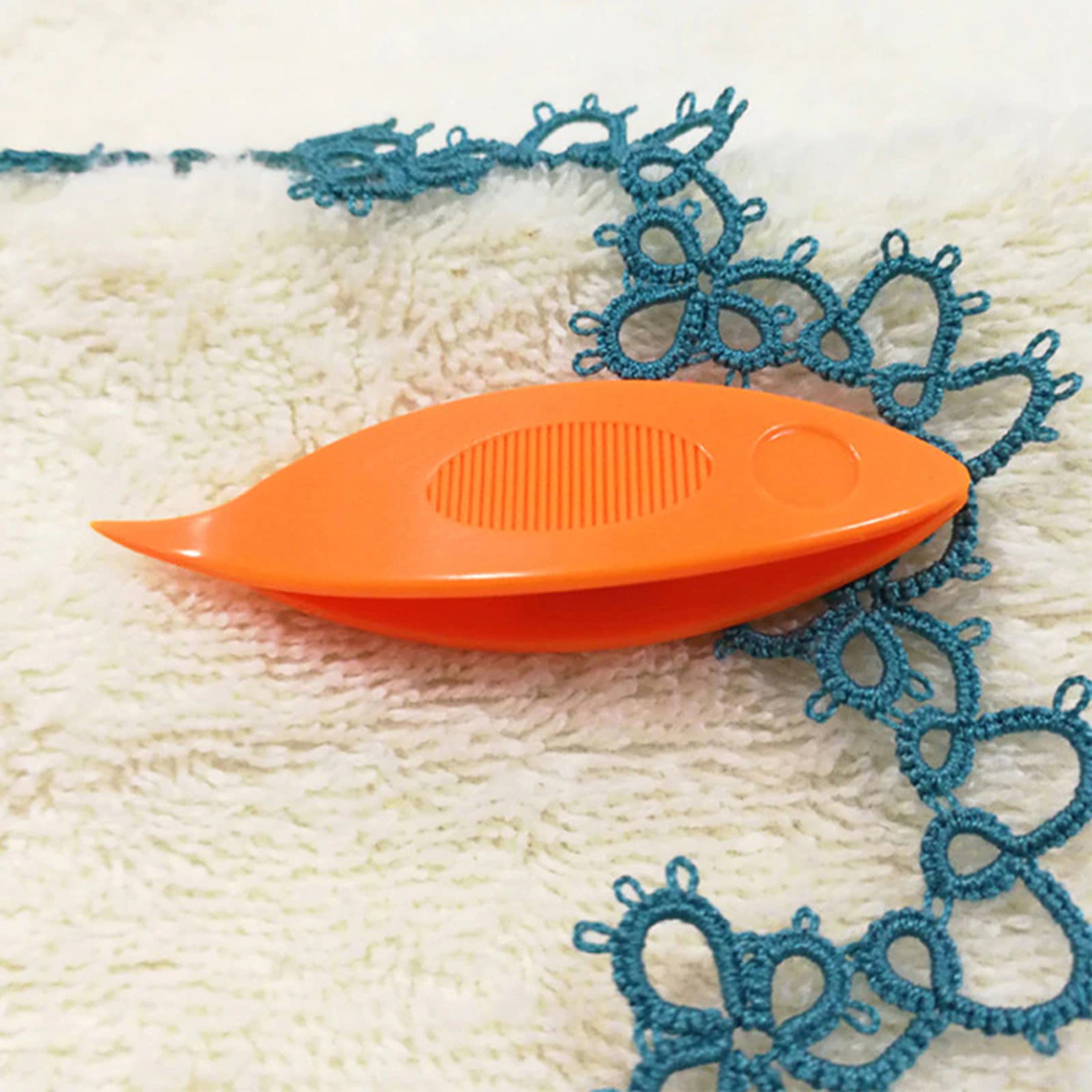 Shuttle Crochet Tatting Tool – view 2