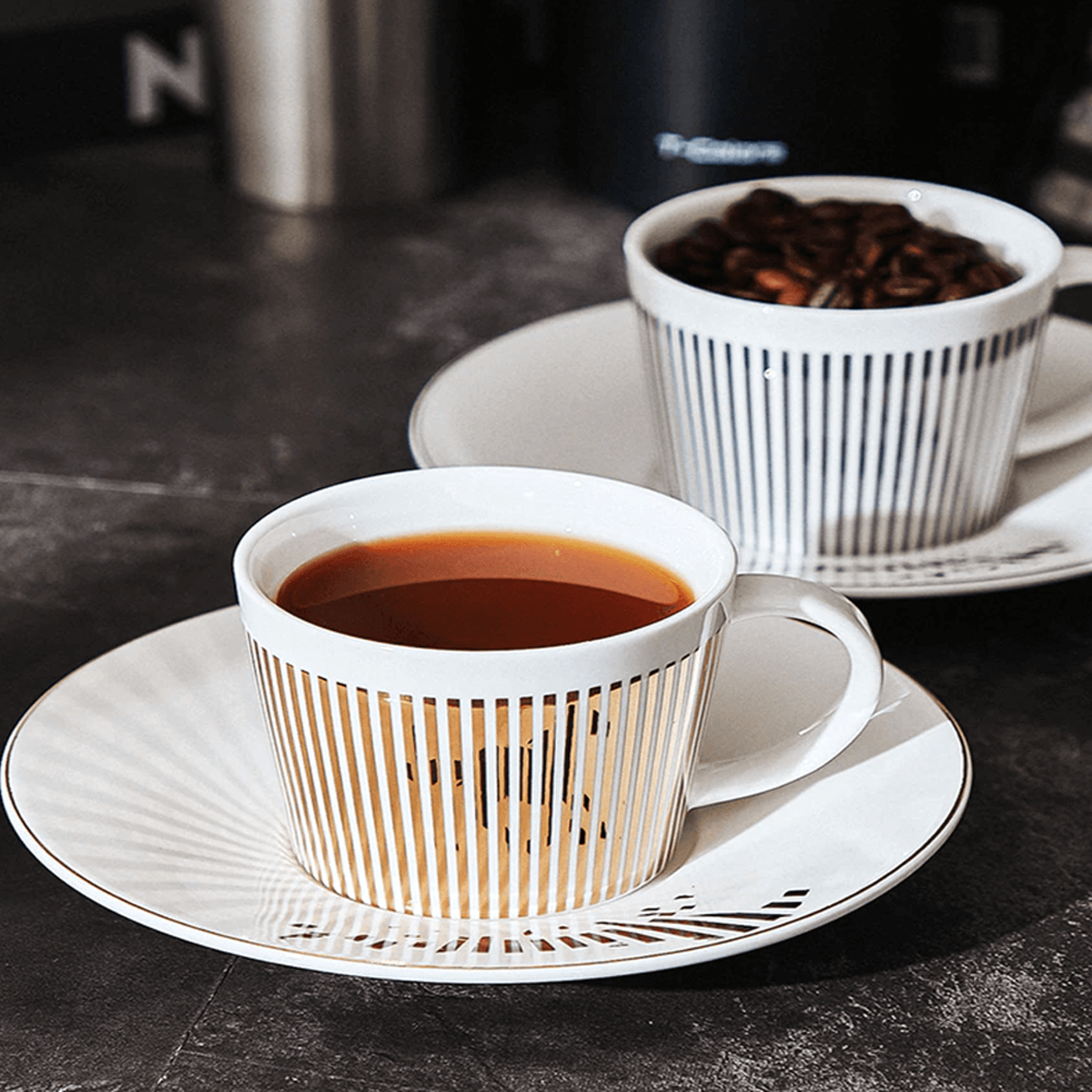 Elegant Looking Anamorphic Cup and Saucer for Tea Time7