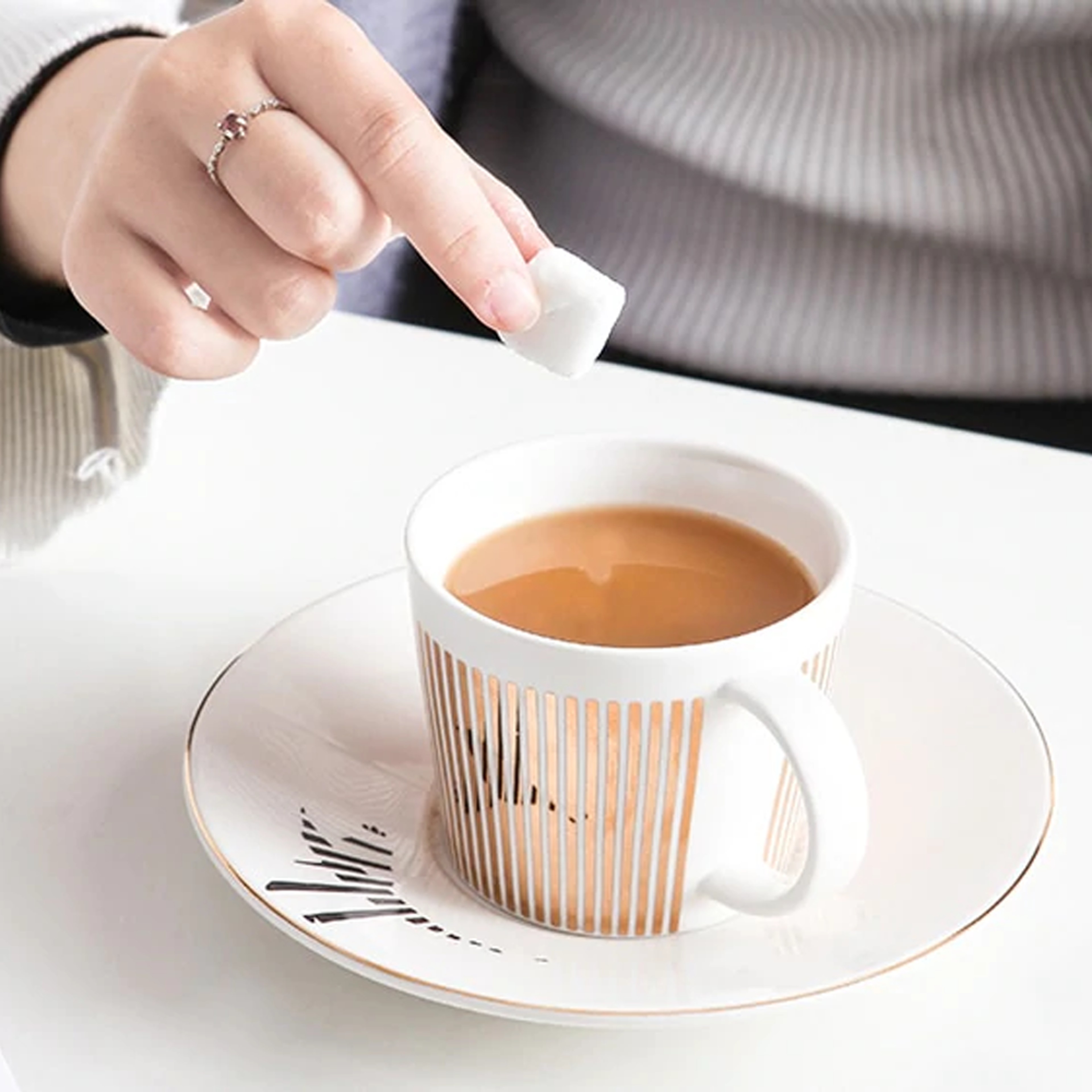 Elegant Looking Anamorphic Cup and Saucer for Tea Time6