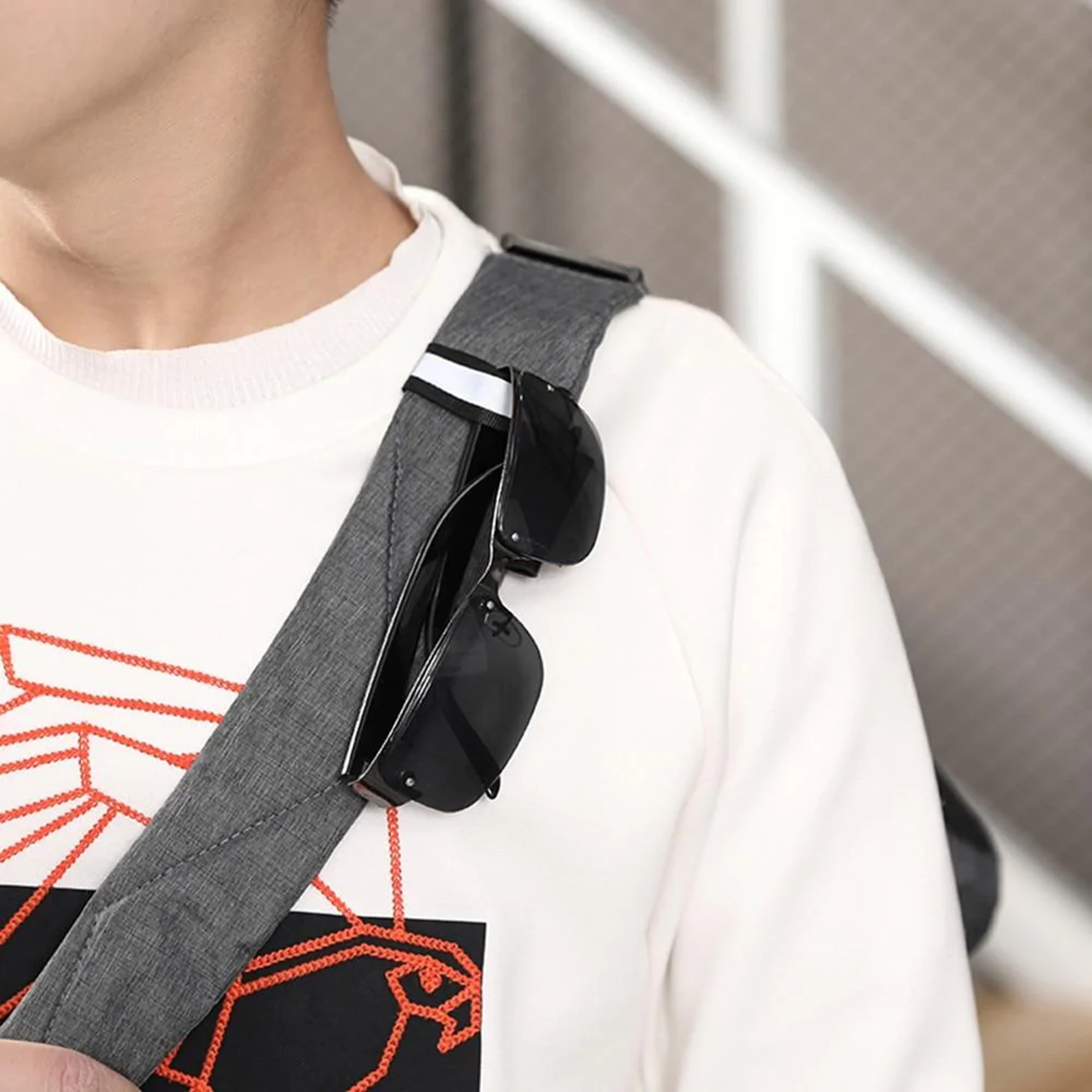 3-Zipper Waterproof Personal Pocket Bag – view 5