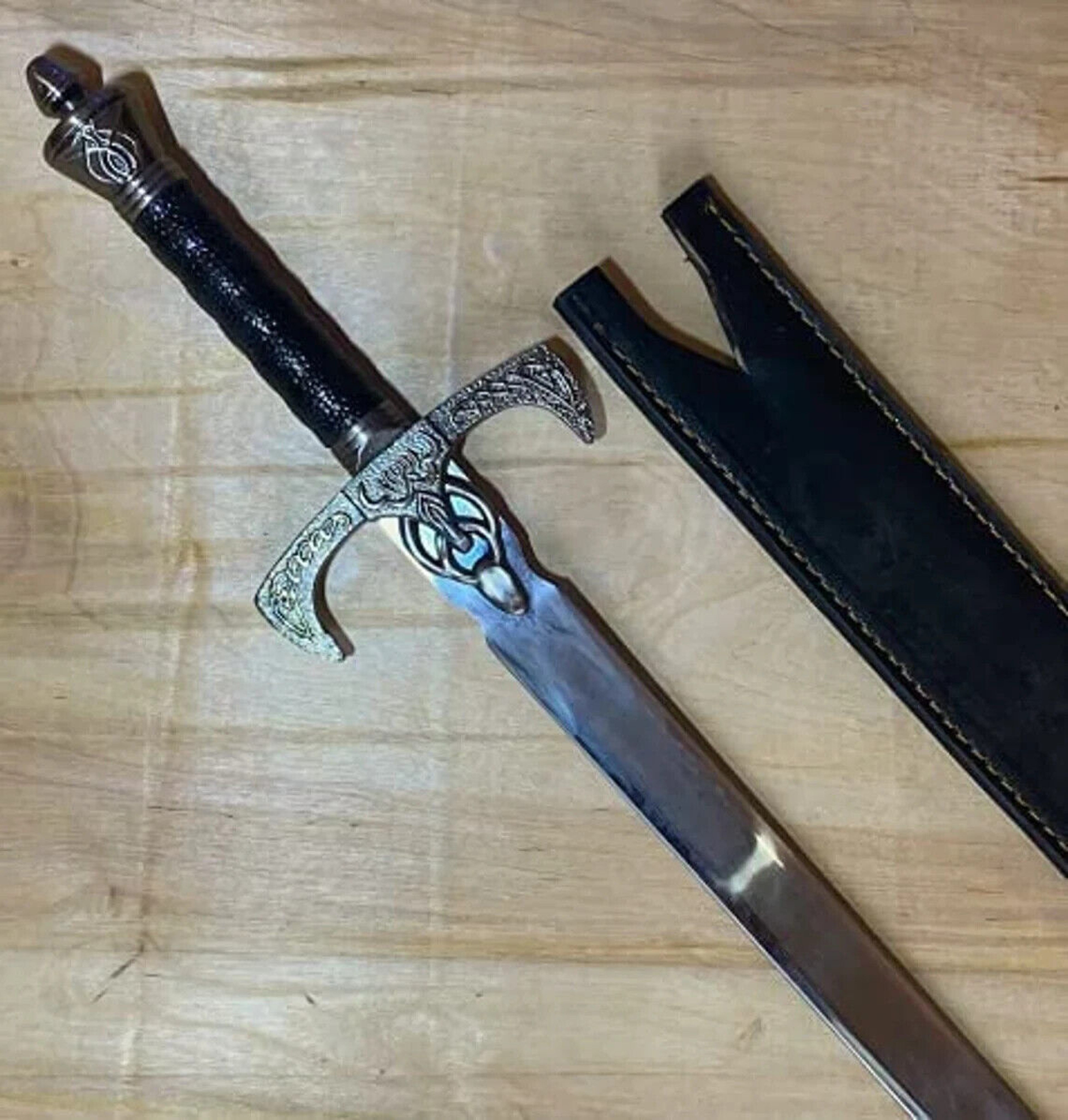 CUSTOM HANDMADE FORGED DAMASCUS STEEL VIKING SWORD WITH WOOD & BRASS HANDLE WITH SHEATH – view 2