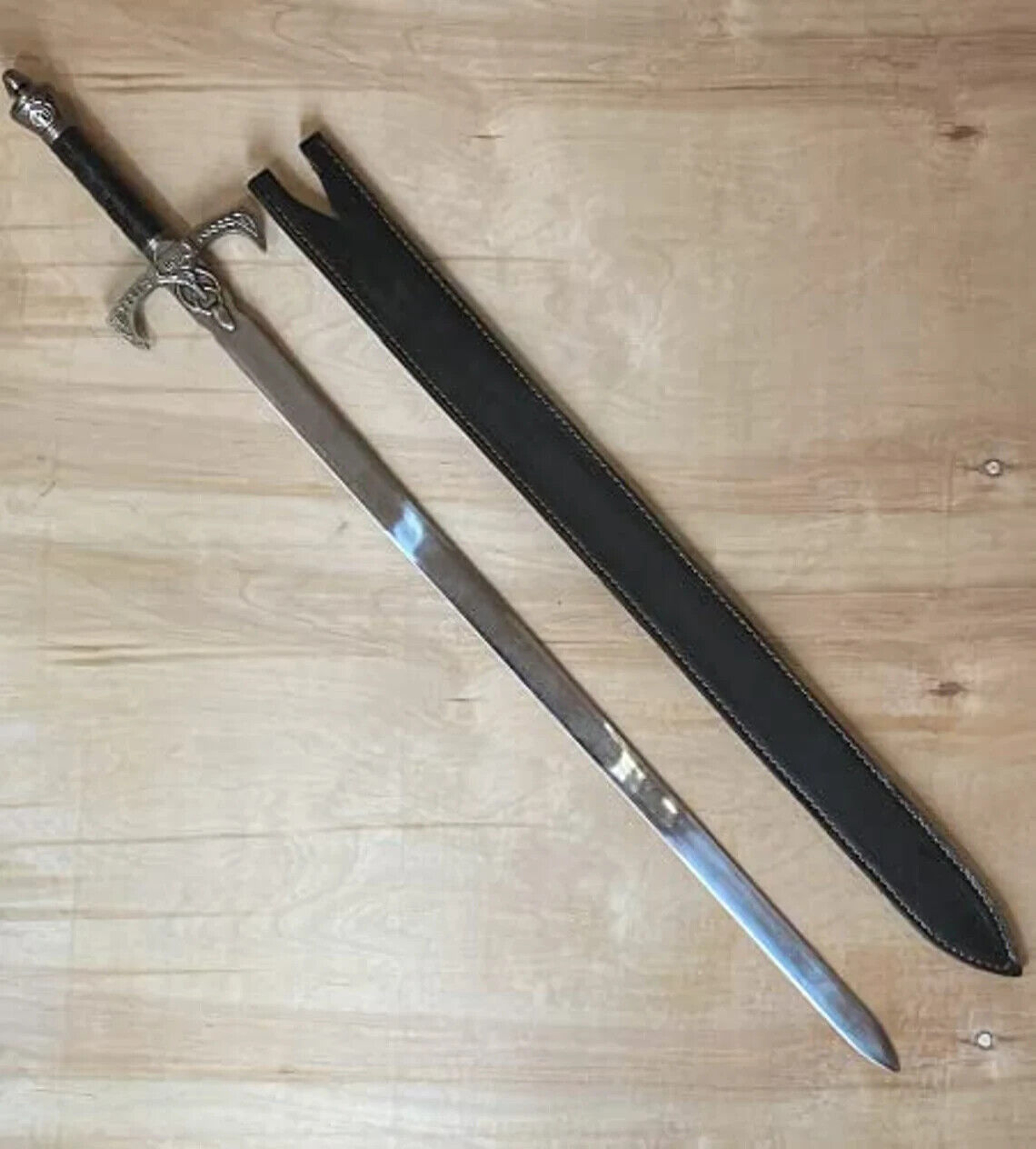 CUSTOM HANDMADE FORGED DAMASCUS STEEL VIKING SWORD WITH WOOD & BRASS HANDLE WITH SHEATH – view 4