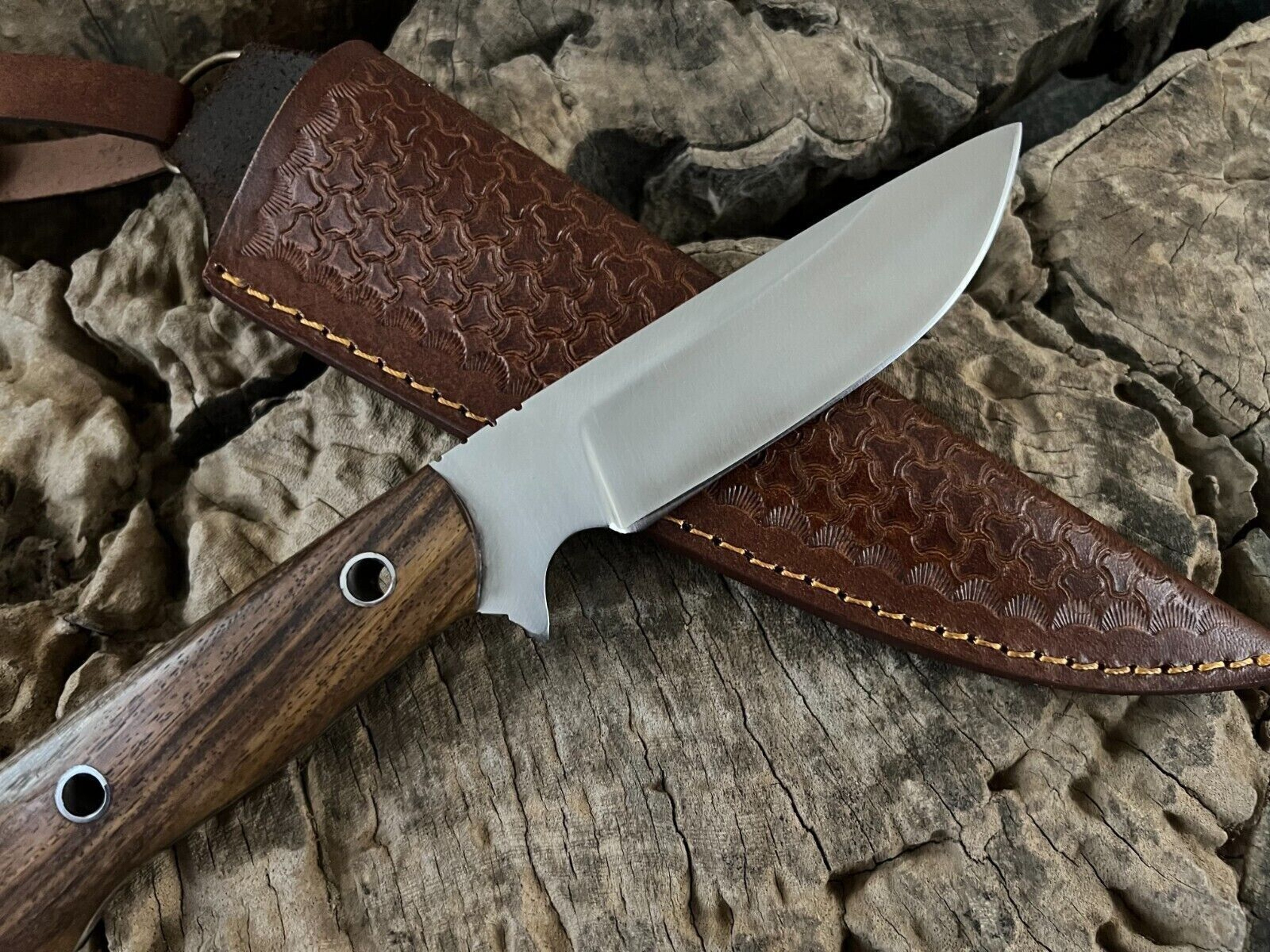 Handmade Carbon Steel Hunting Skinner Knife w/ Sheath | Bushcraft Survival Knife – view 4