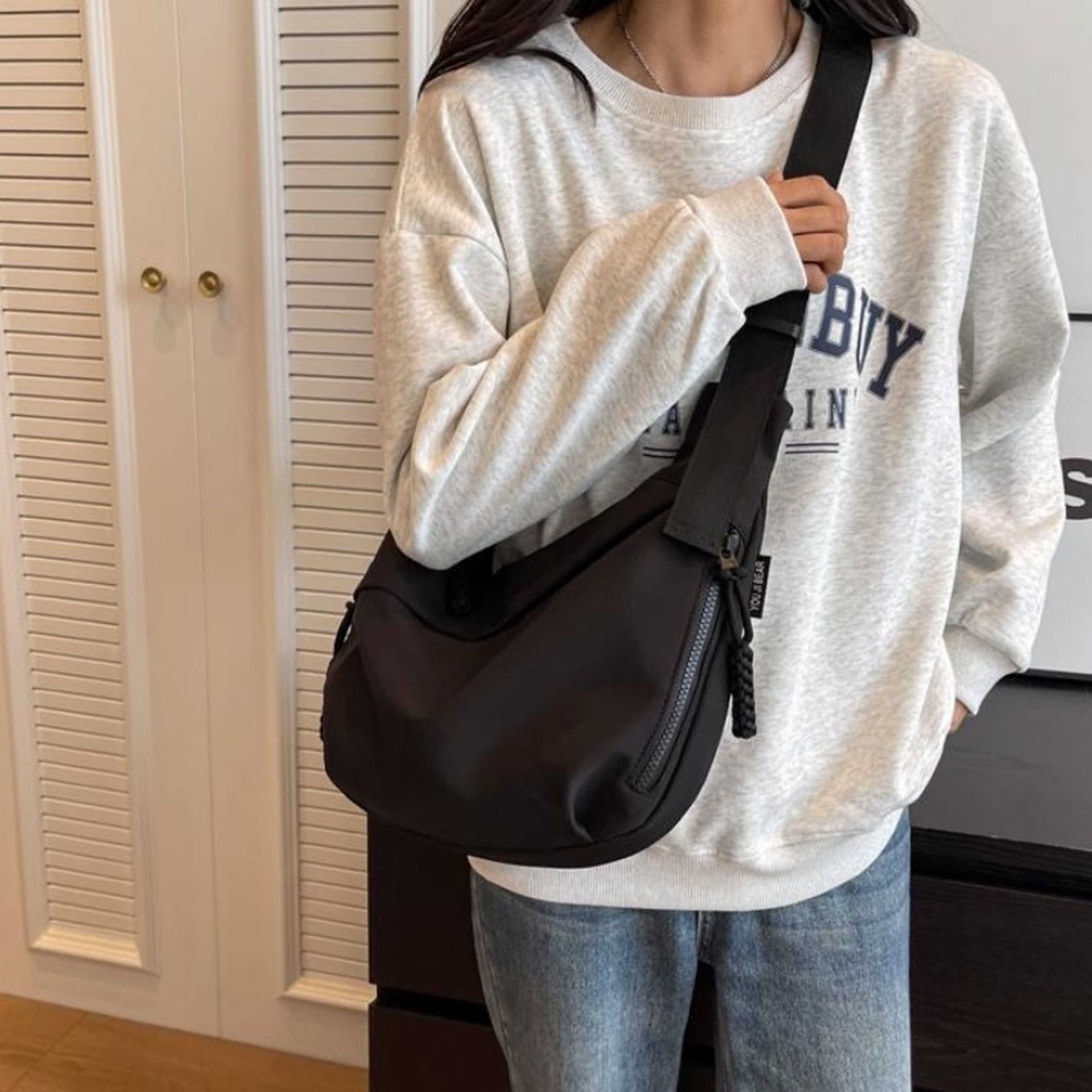 Classy Fashion Single Shoulder Bag Large Capacity Crossbody Commuting Bag for Everyday Use and Thoughtful Gift – view 2